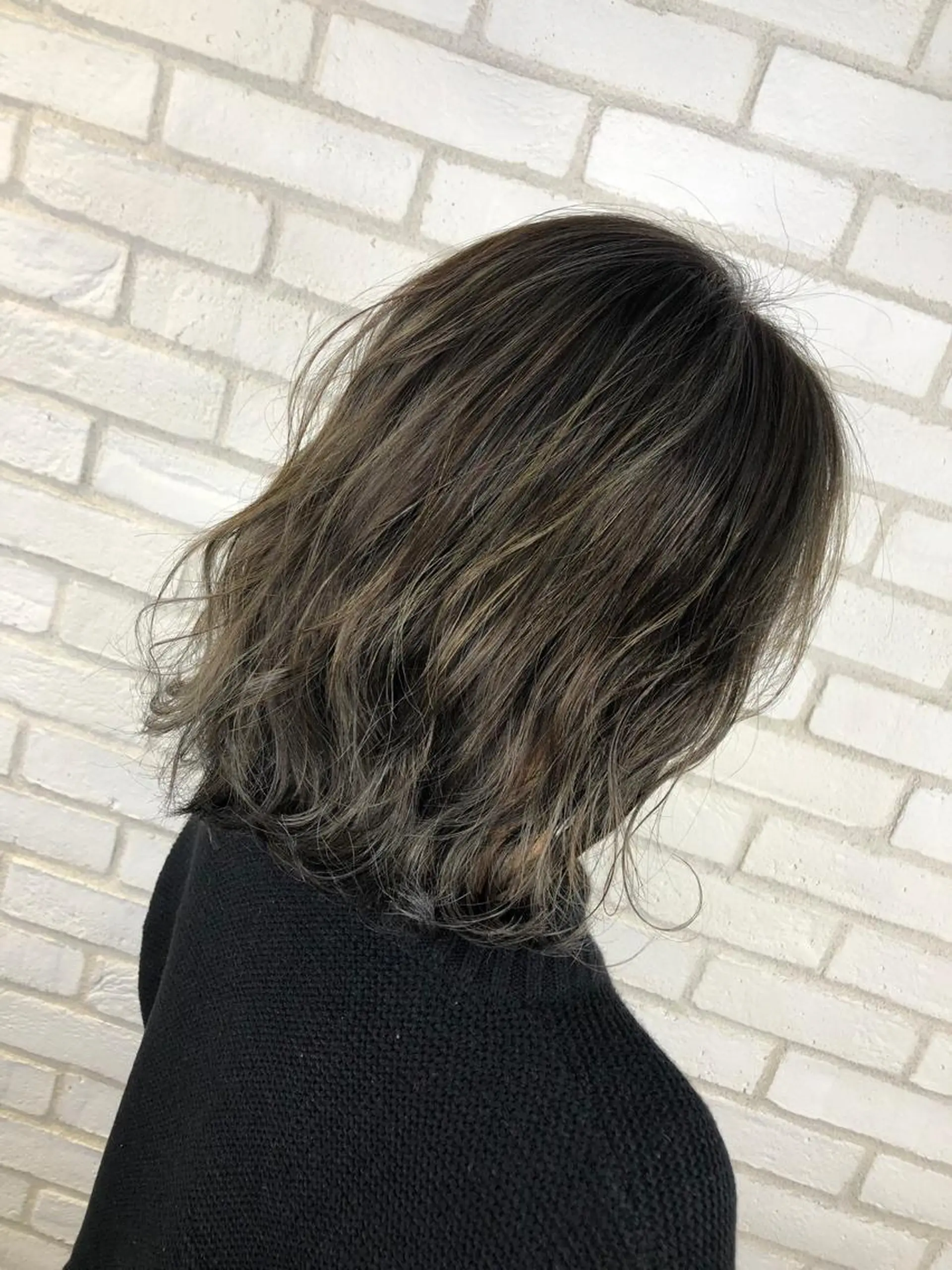 ミディアム カラー RAF TOKYO所属・小島 侑衣のヘアスタイル