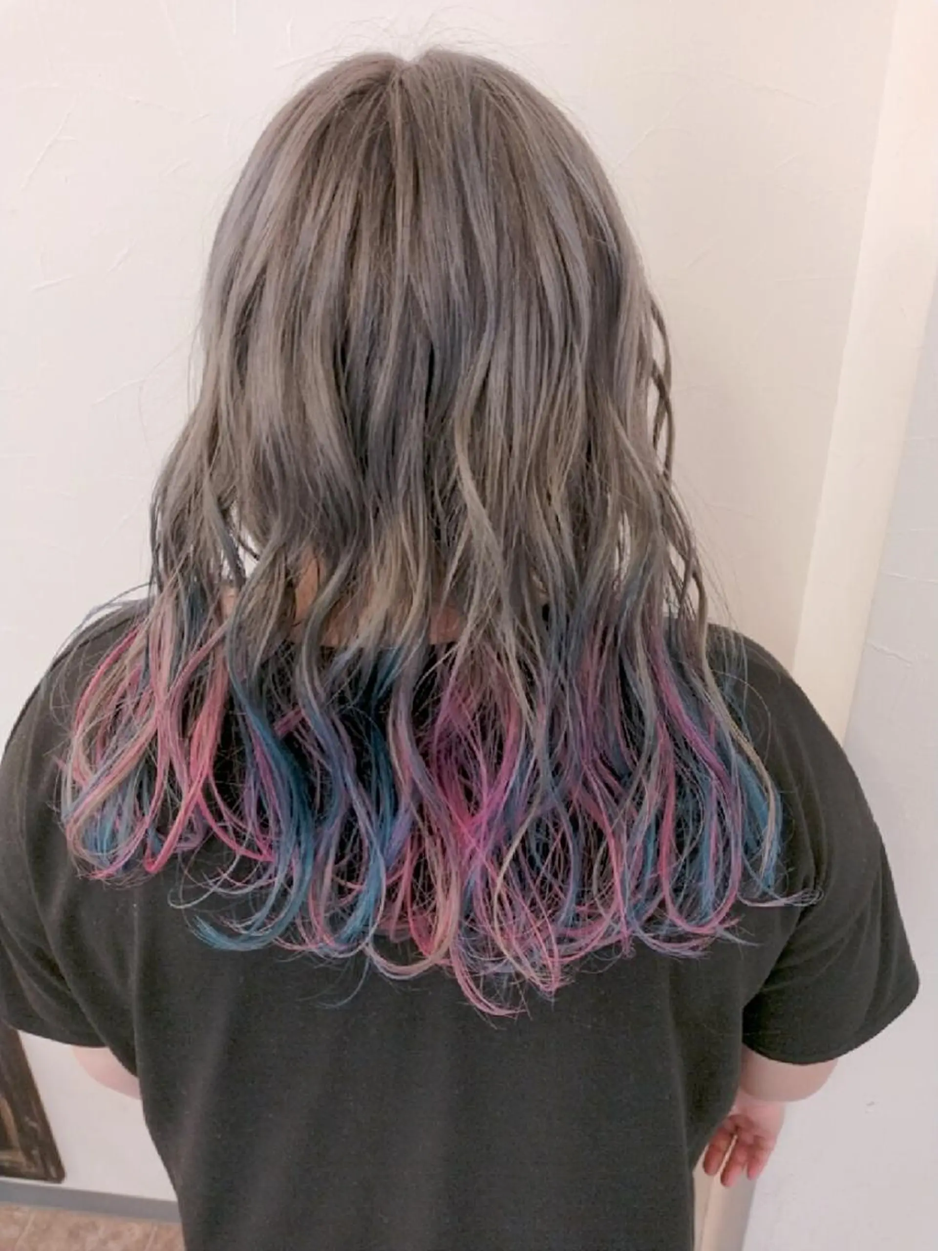 ミディアム カラー バレイヤージュ ブリーチ ブルーカラー ダブルカラー グラデーションカラー デザインカラー髪質 改善Lilithのその他イメージ