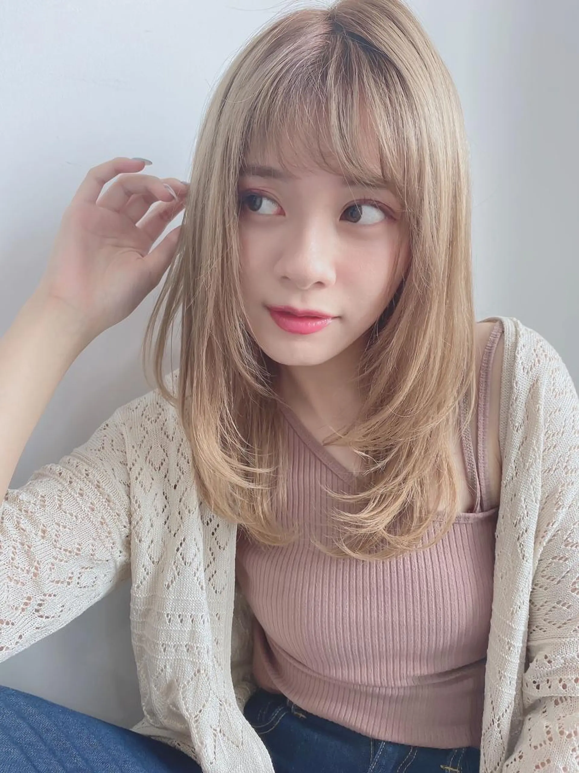 セミロング カラー オーガニックカラー 顔周りカット 小顔カット トリートメント 梅田茶屋町 Yutaのヘアスタイル