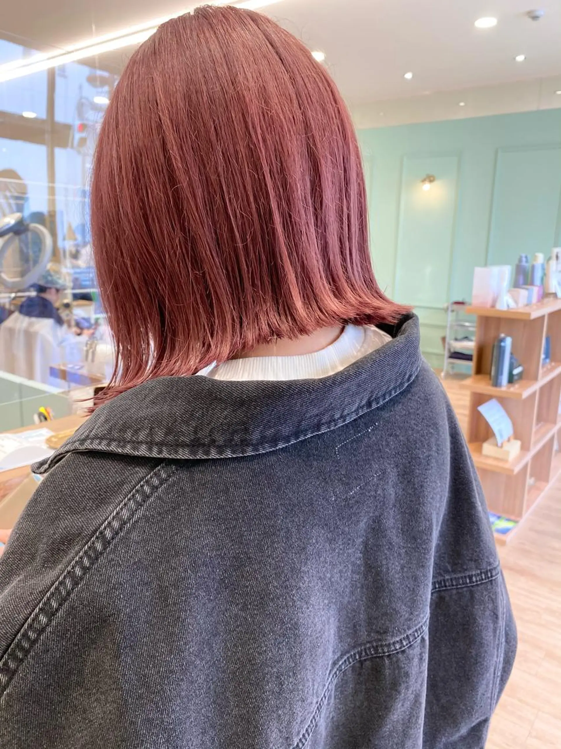 ショート カラー 切りっぱなしボブ ピンクカラー ボブ ボブとパーマの達人 美容室難民の方は是非のヘアスタイル