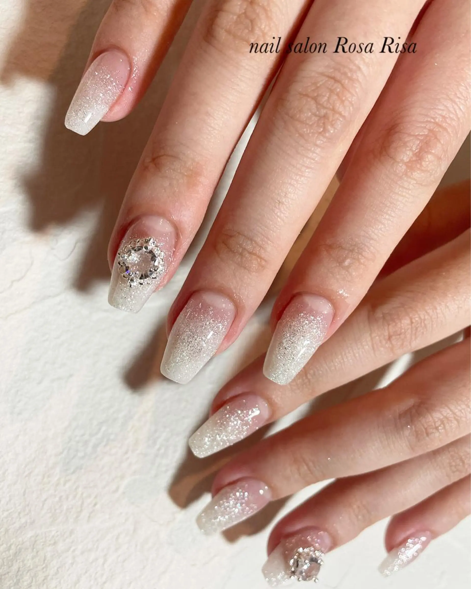 セミロング ネイル ハンドネイル ネイルスタジオ シェイクユアハンズのネイルデザイン