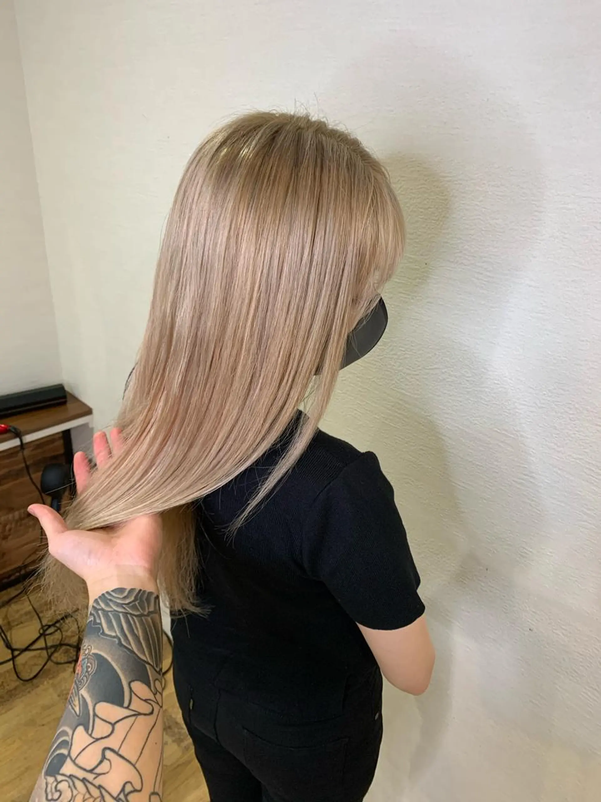 ロング ヘアカラー トリートメント フリーダムマティーニ所属・藤本 翔己のヘアスタイル