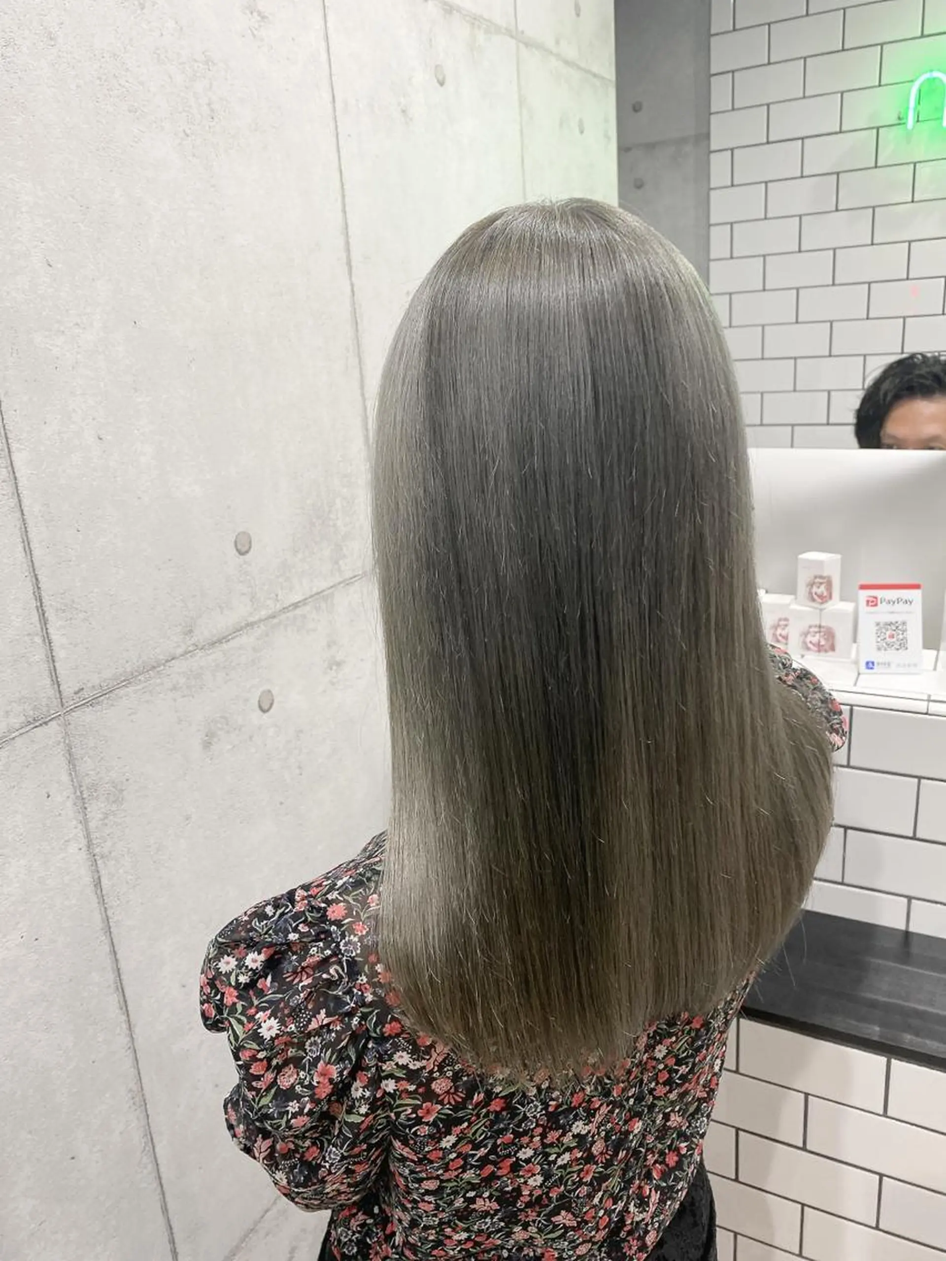 セミロング カラー newi赤羽 HINATAのヘアスタイル