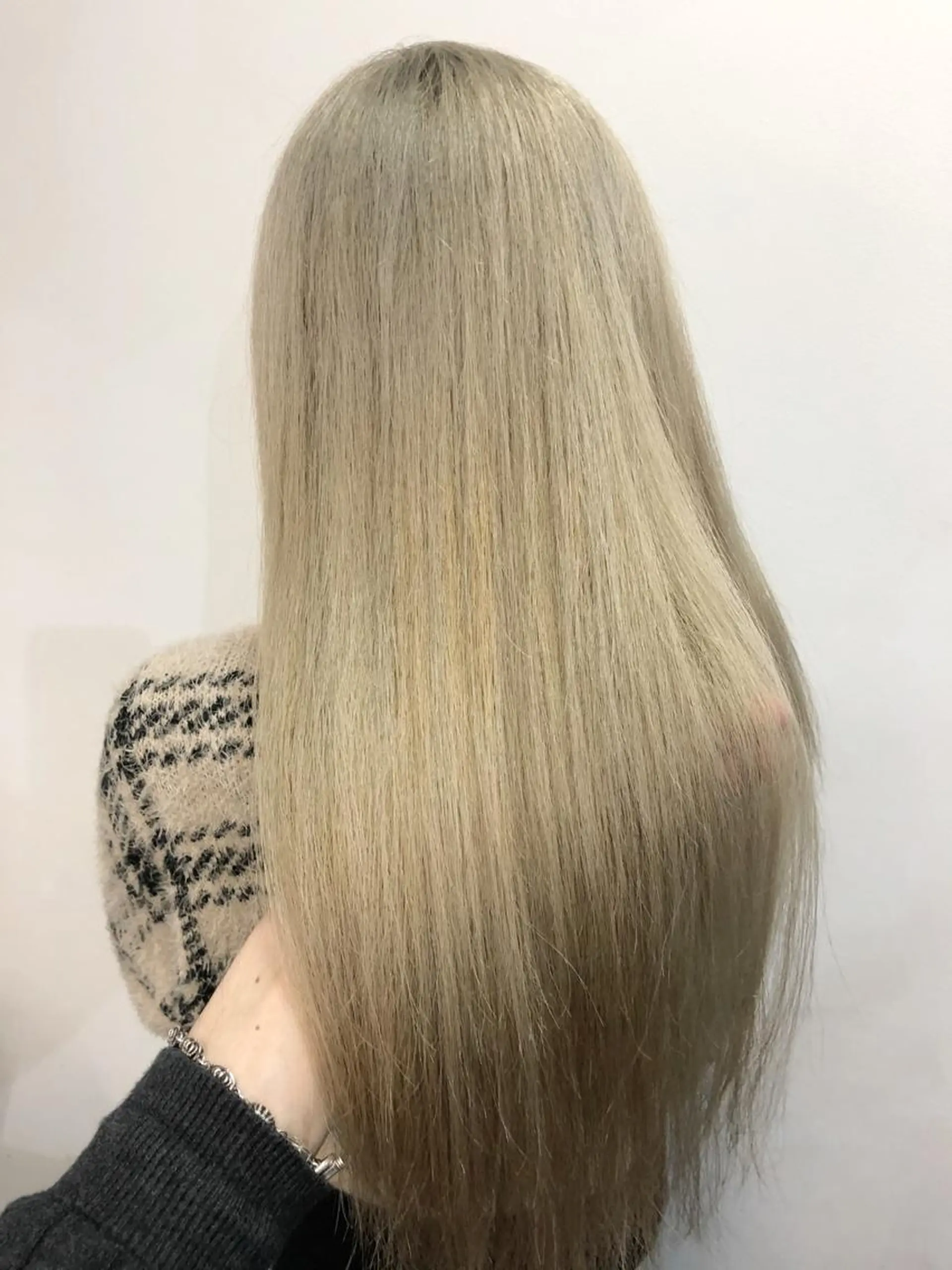 カラー ブリーチ ケアブリーチ ヘアカラー トリートメント ヘッドスパ グレージュ/髪質改善 Yamato.hのヘアスタイル