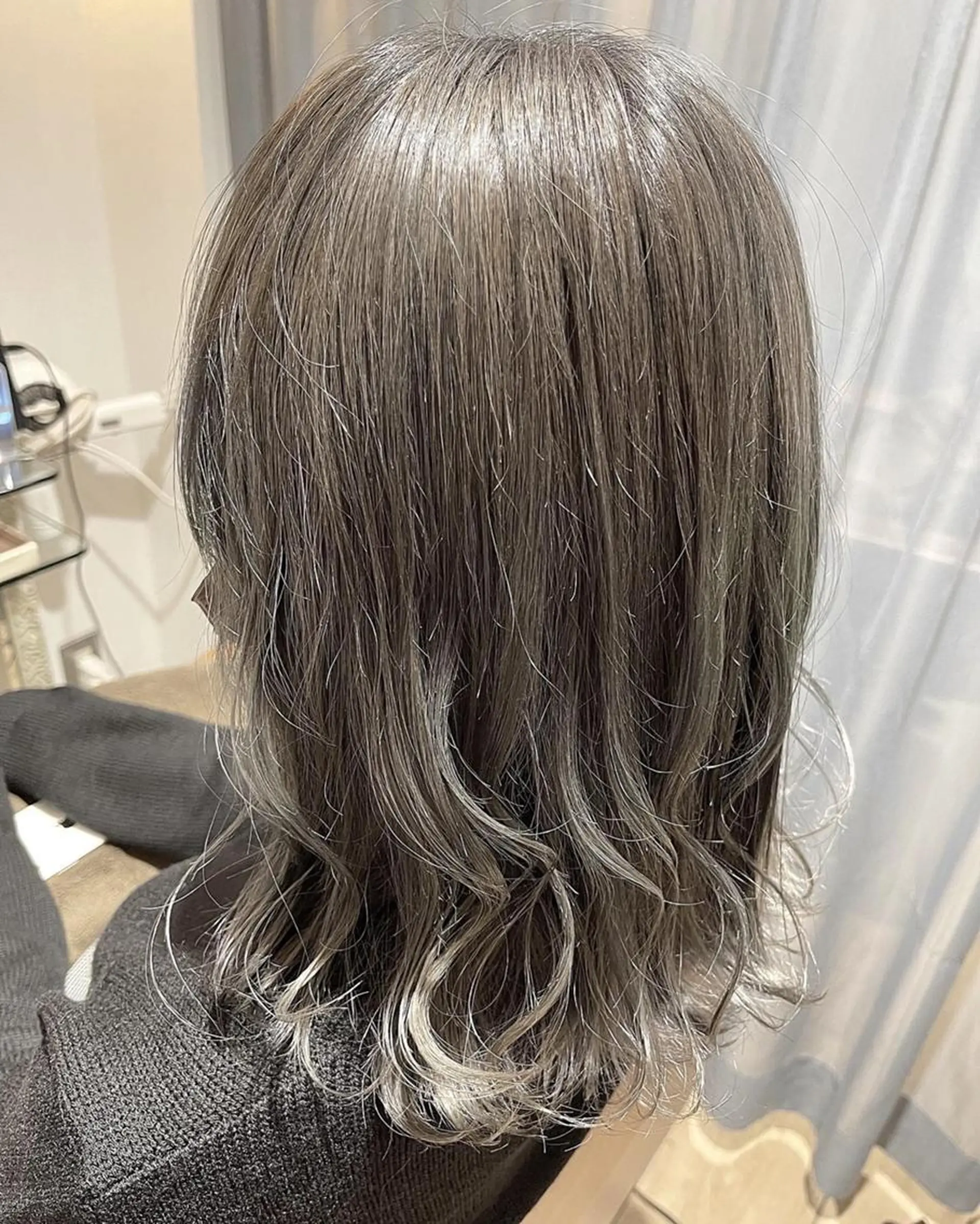 ミディアム カラー ショートボブ バレイヤージュ ミストバング ブリーチ ケアブリーチ 🫧髪質改善艶カラー _マエダ 🫧のヘアスタイル