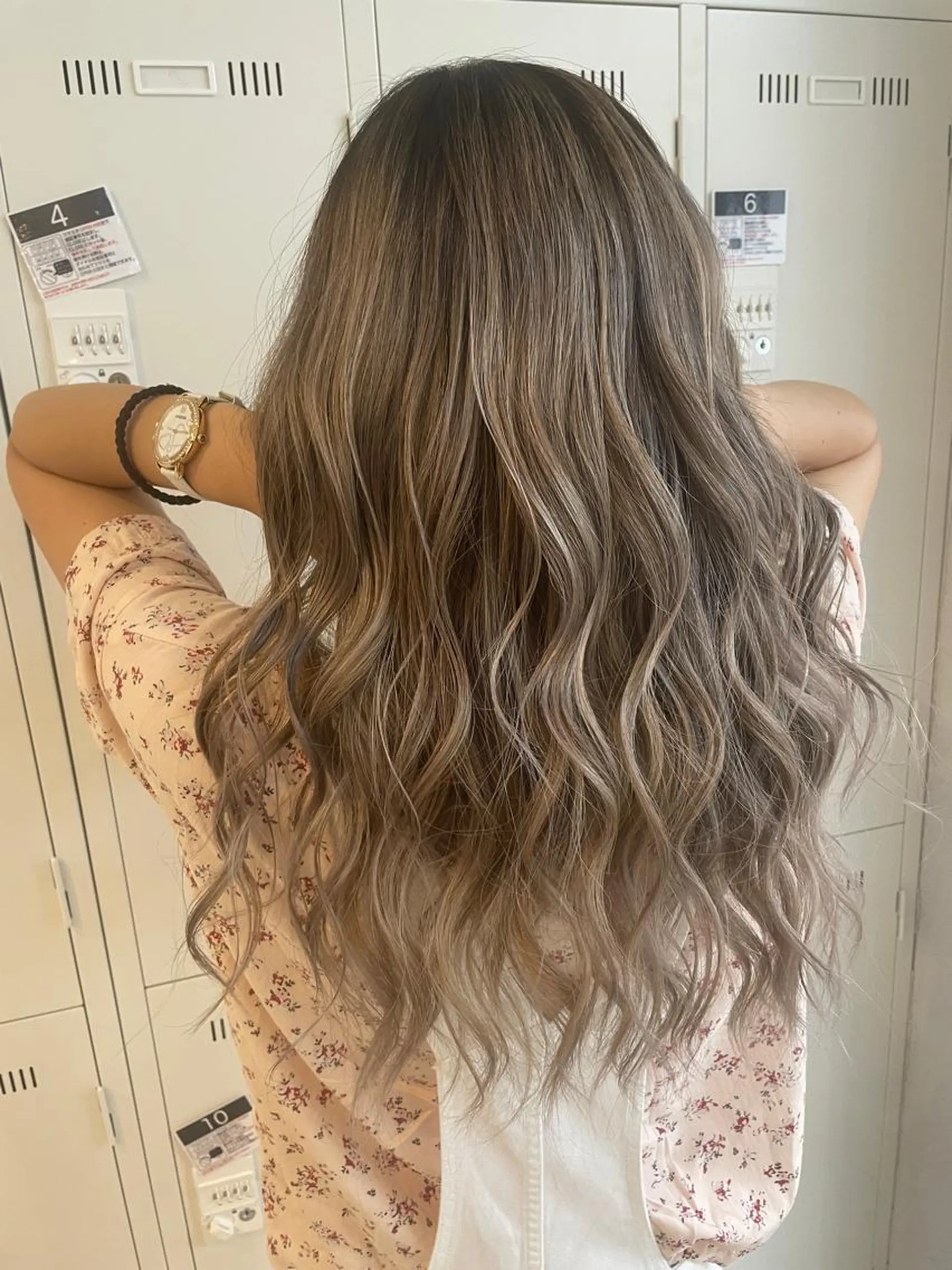 ロング 外国人風カラー eL HAIR SALON なんば店所属・ブリーチカラー特化 /焼田貴明のヘアスタイル