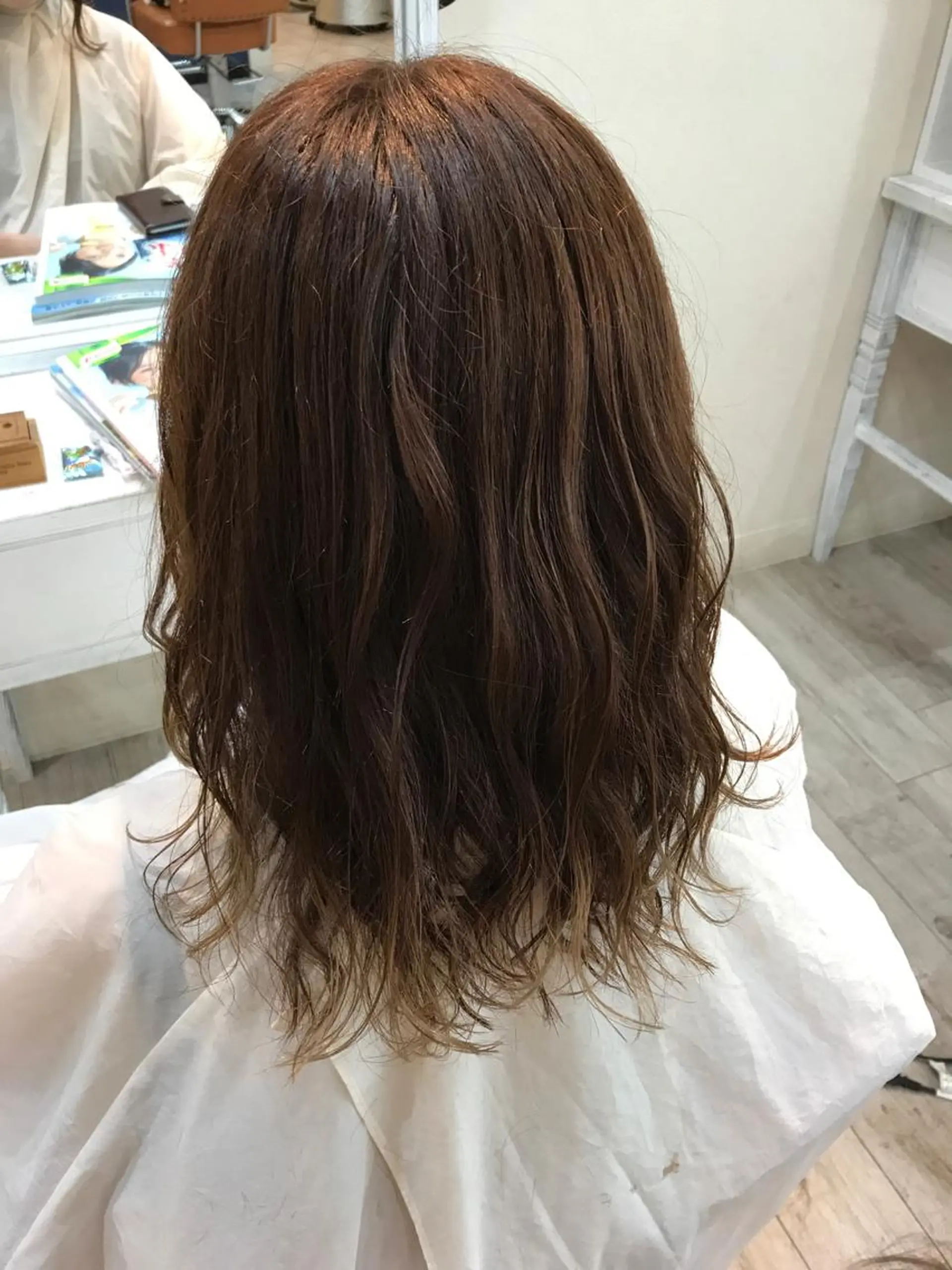 セミロング GRANLUSSO 岡山駅前 ビックカメラ5階所属・岡本 智次のヘアスタイル