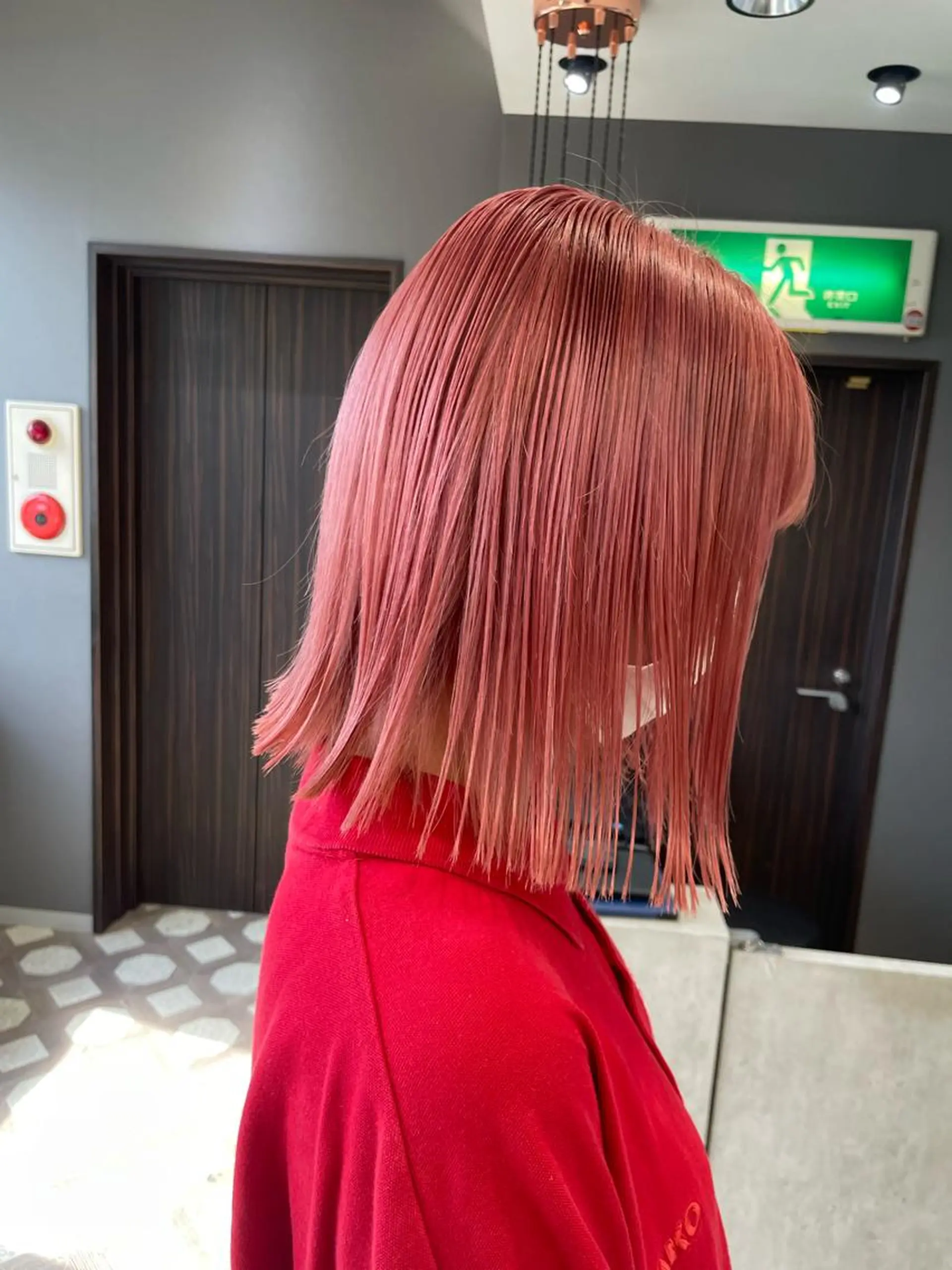 ミディアム ヘアカラー maya レイヤーカットのヘアスタイル