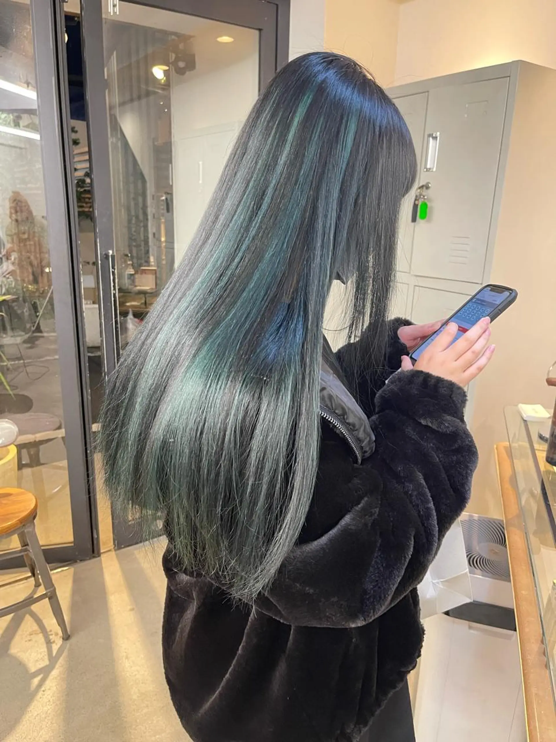 ロング カラー ブリーチ エメラルドグリーン ハイライトカラー ハイライト ヘアカラー トリートメント 渋谷ケアブリーチ Suuのヘアスタイル