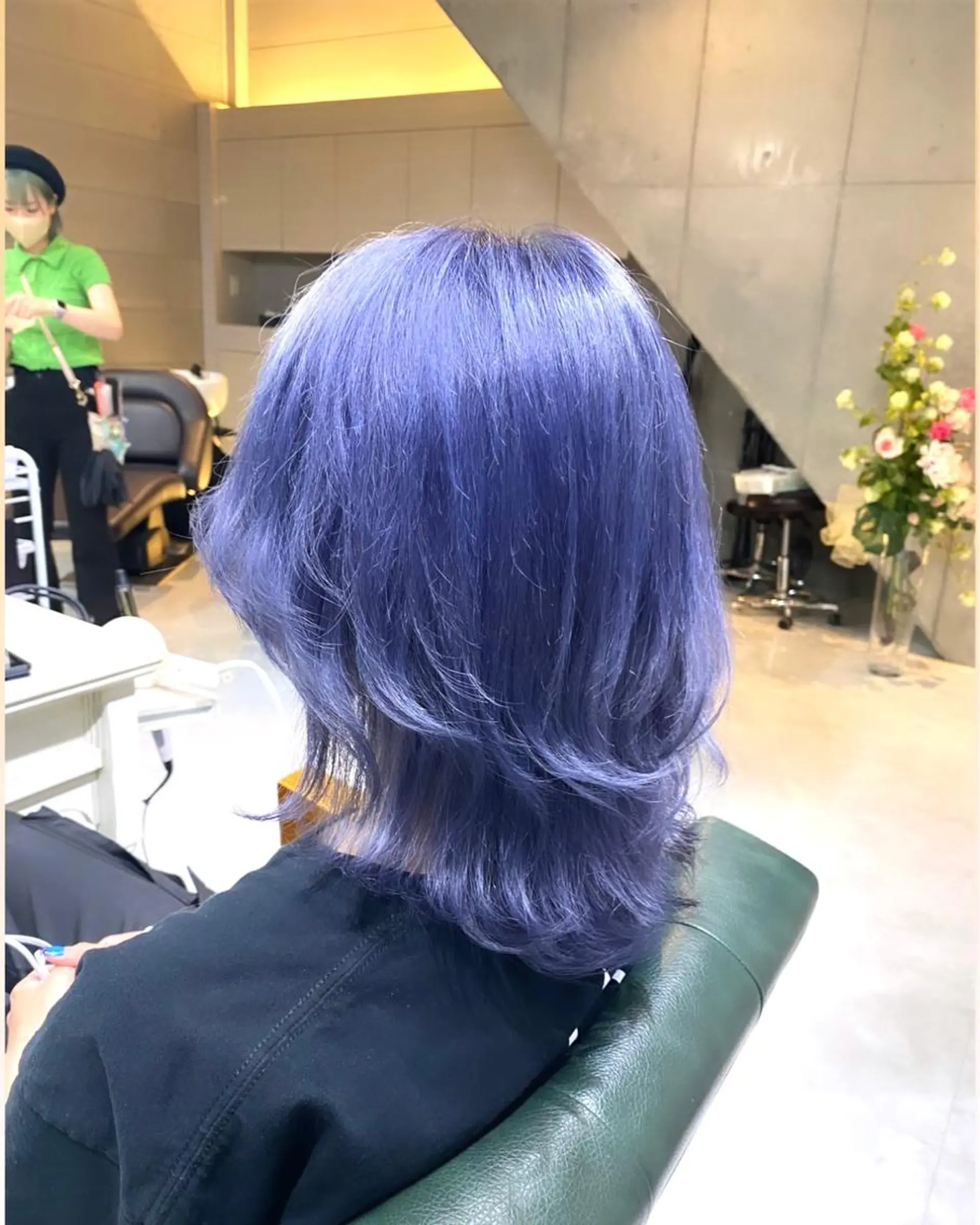 ミディアム カラー ブルーカラー ウルフカット カット ヘアカラー 金子 真悠のヘアスタイル