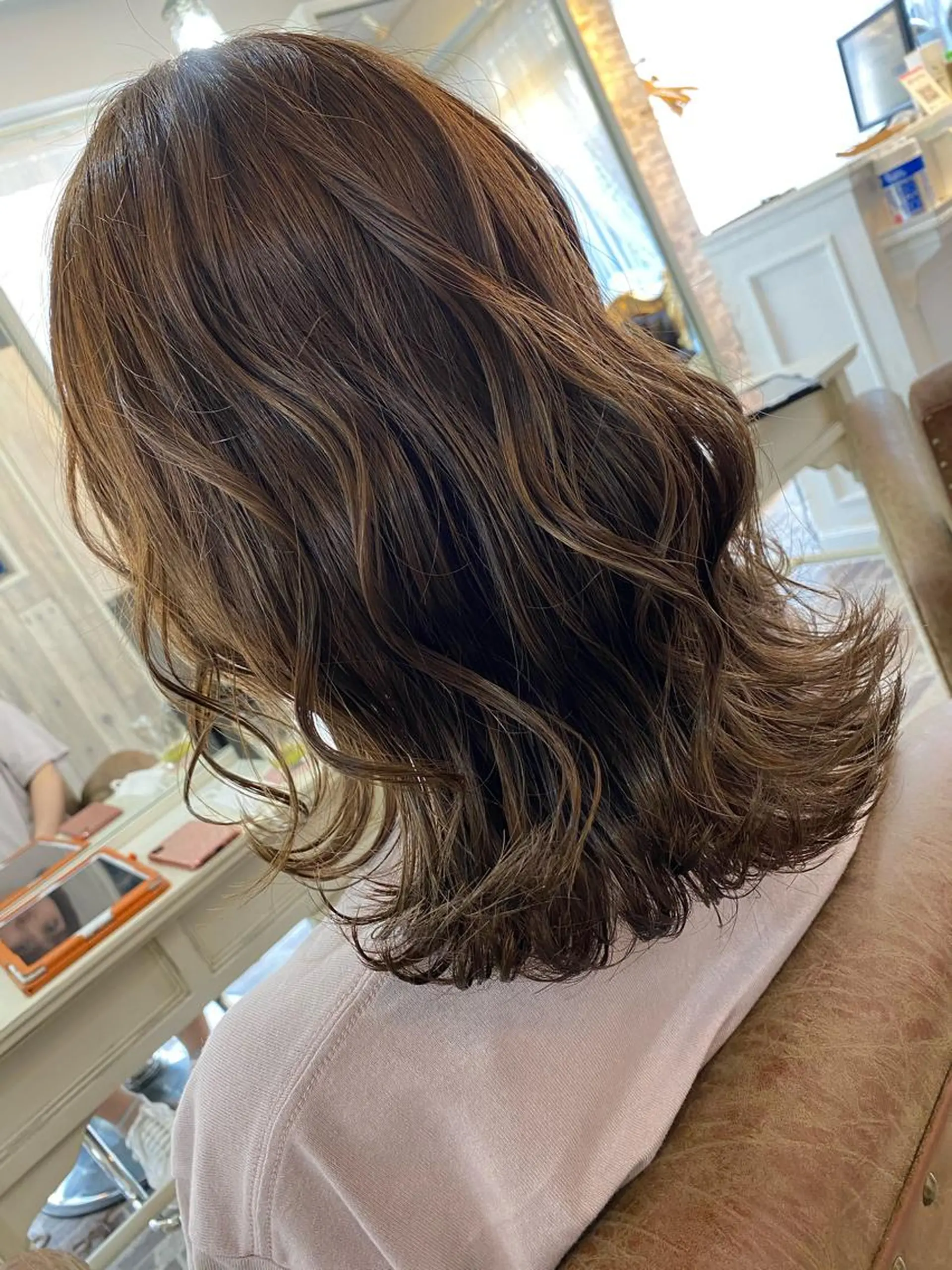 ミディアム カラー ヘアアレンジ ボブ 外ハネヘア ヘアカラー トリートメント 🔥本日格安価格🔥 東海林悠太のヘアスタイル