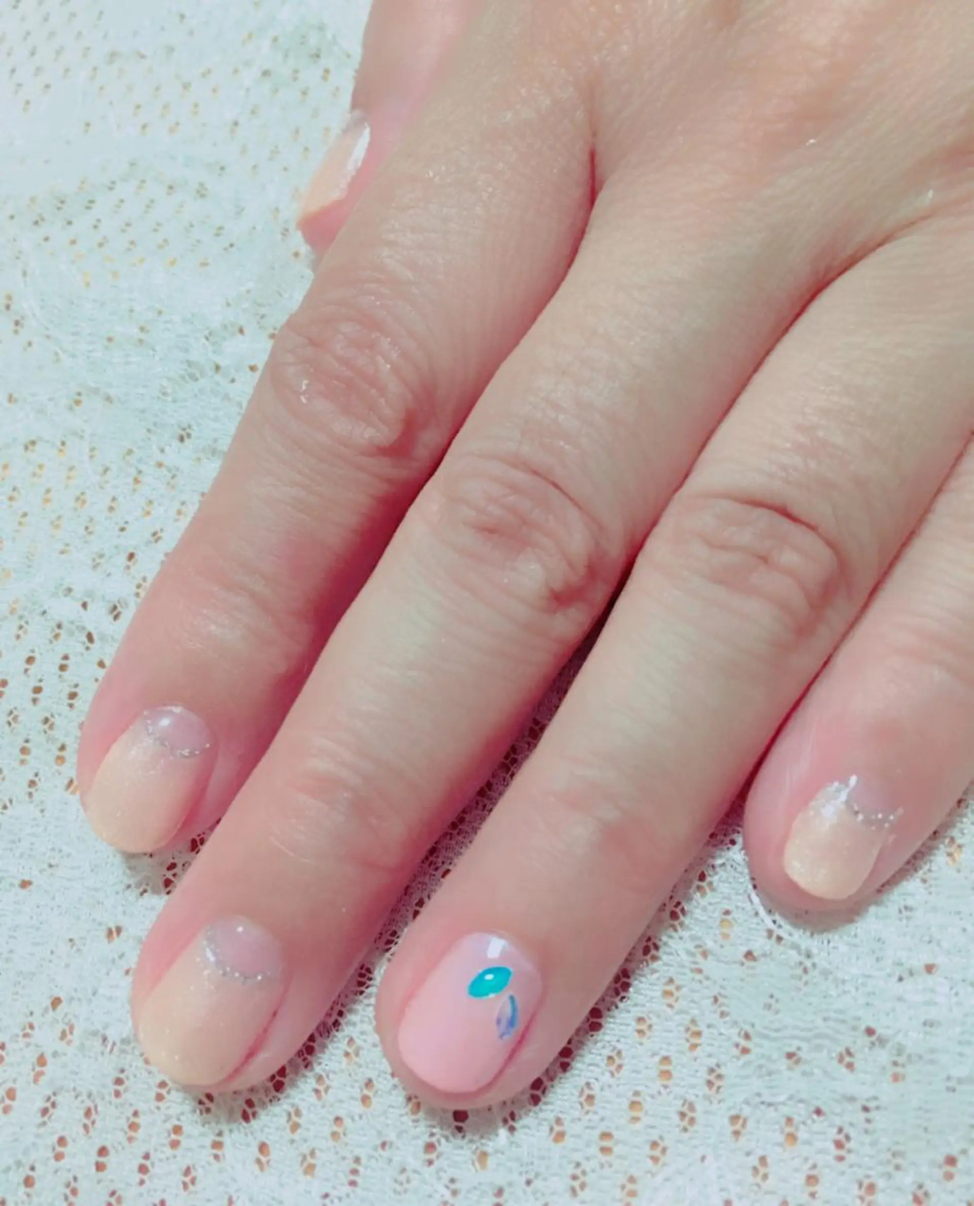 ネイル フレンチネイル ラメ(グリッター) 逆フレンチ ネイル＆フラワーサロン〜Ri✦hiro〜鳥栖店所属・HIRATA RIEのネイルデザイン