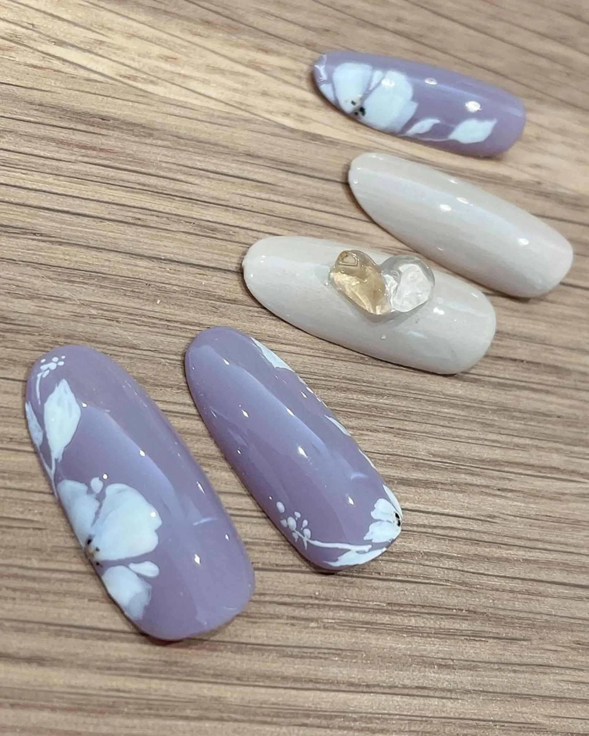 ネイル マツエク・マツパ まつげパーマ ボリュームラッシュ ジェルネイル ニュアンスネイル パラジェル ハンドネイル 髙橋 敦子のマツエク・マツパデザイン