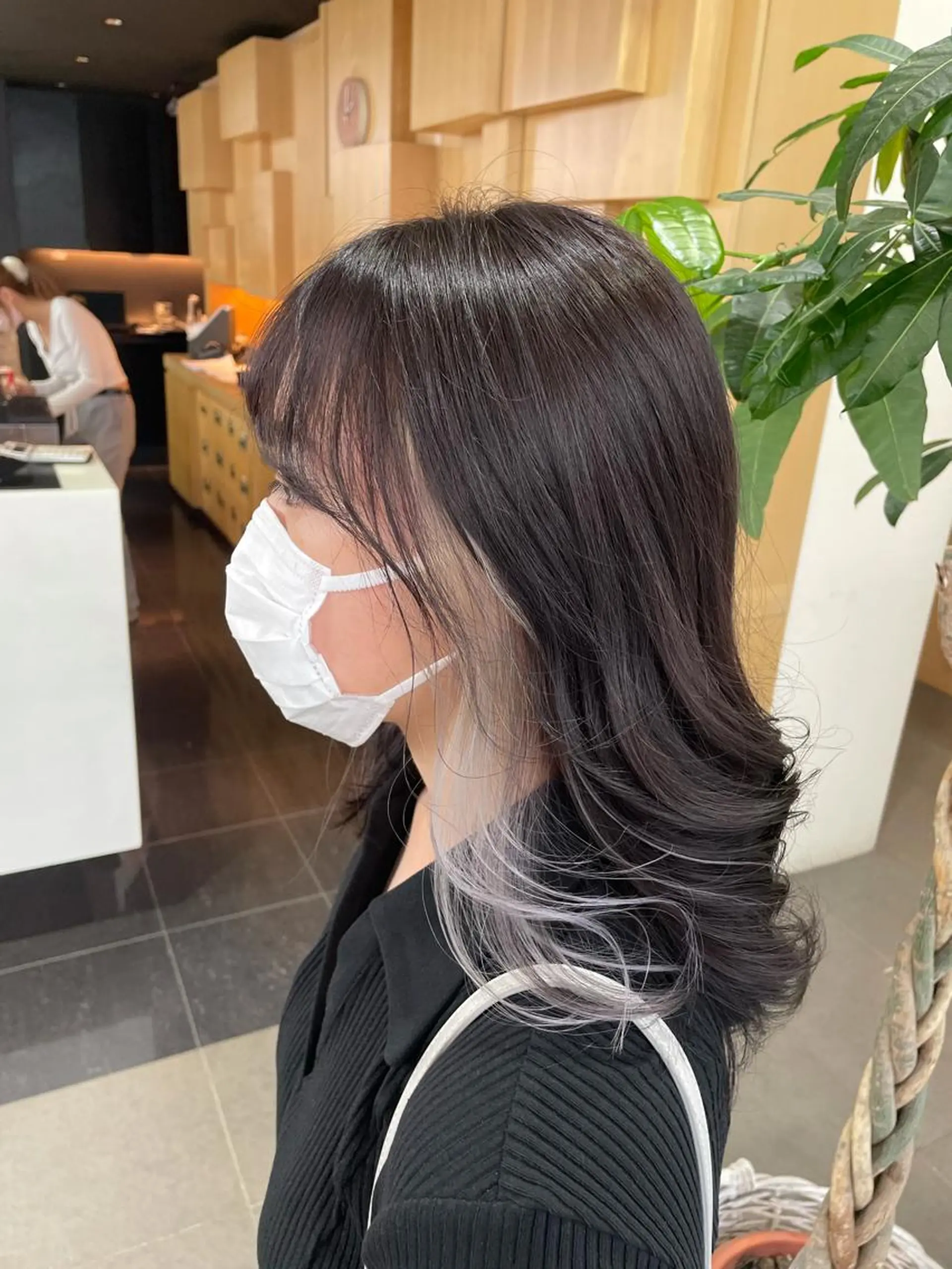 ミディアム 韓国ハイトーン🦋 hikariのヘアスタイル