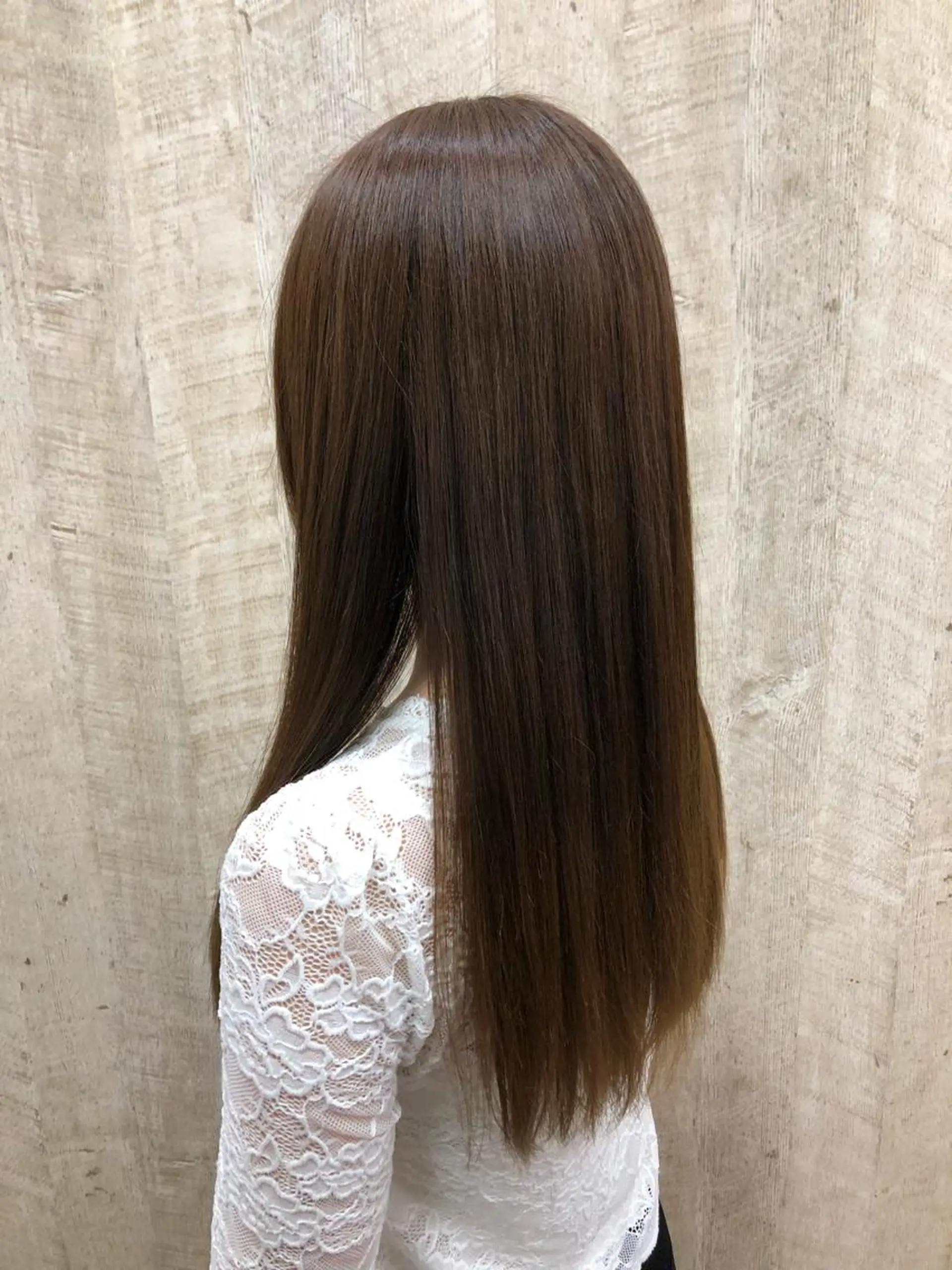 セミロング カラー イルミナカラー 入学式 卒業式のヘアスタイル hair salon Ame(エイム)所属・熊井 達也のエステ・リラクイメージ