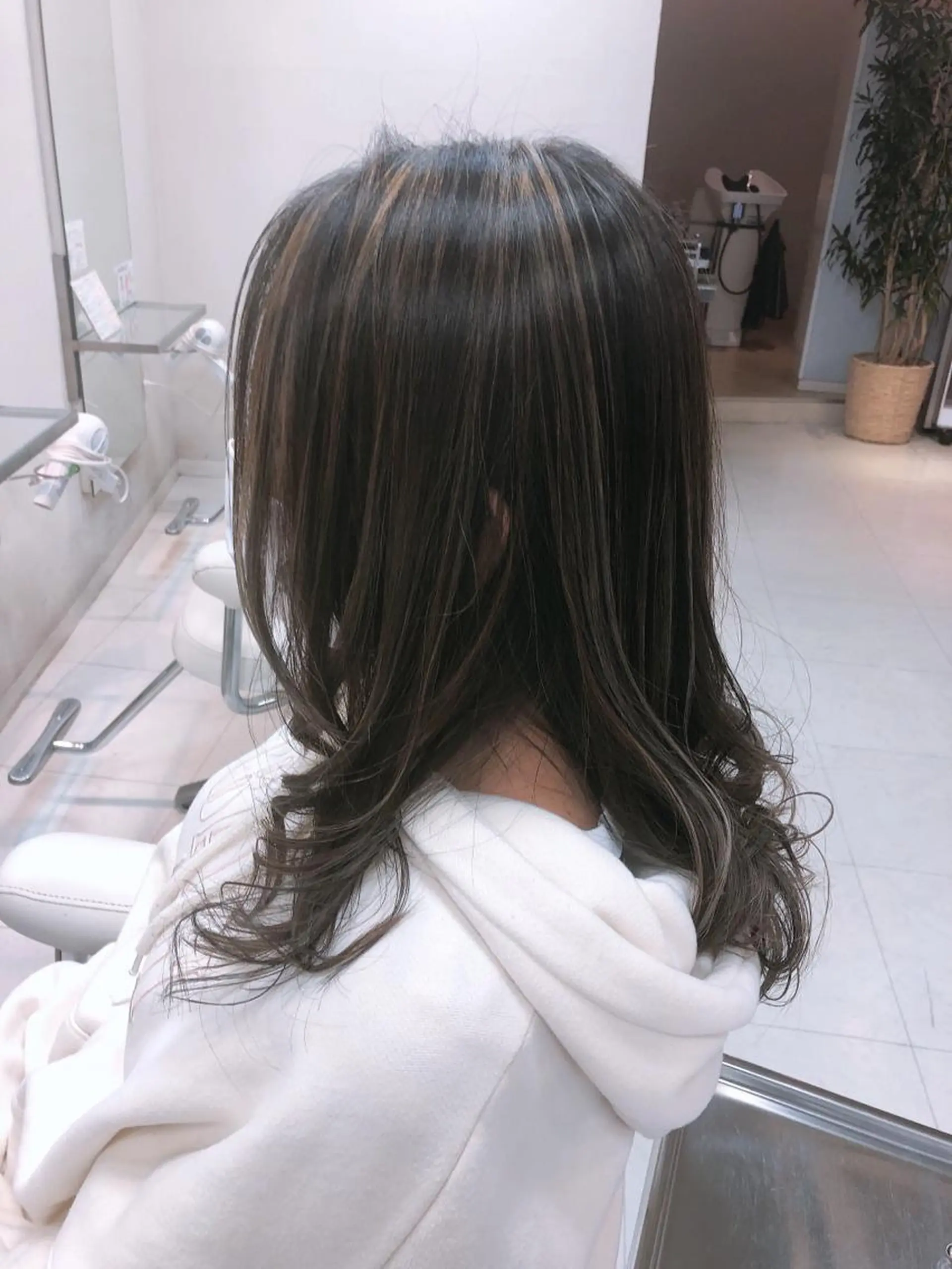 ロング カット 阿部 美咲のヘアスタイル