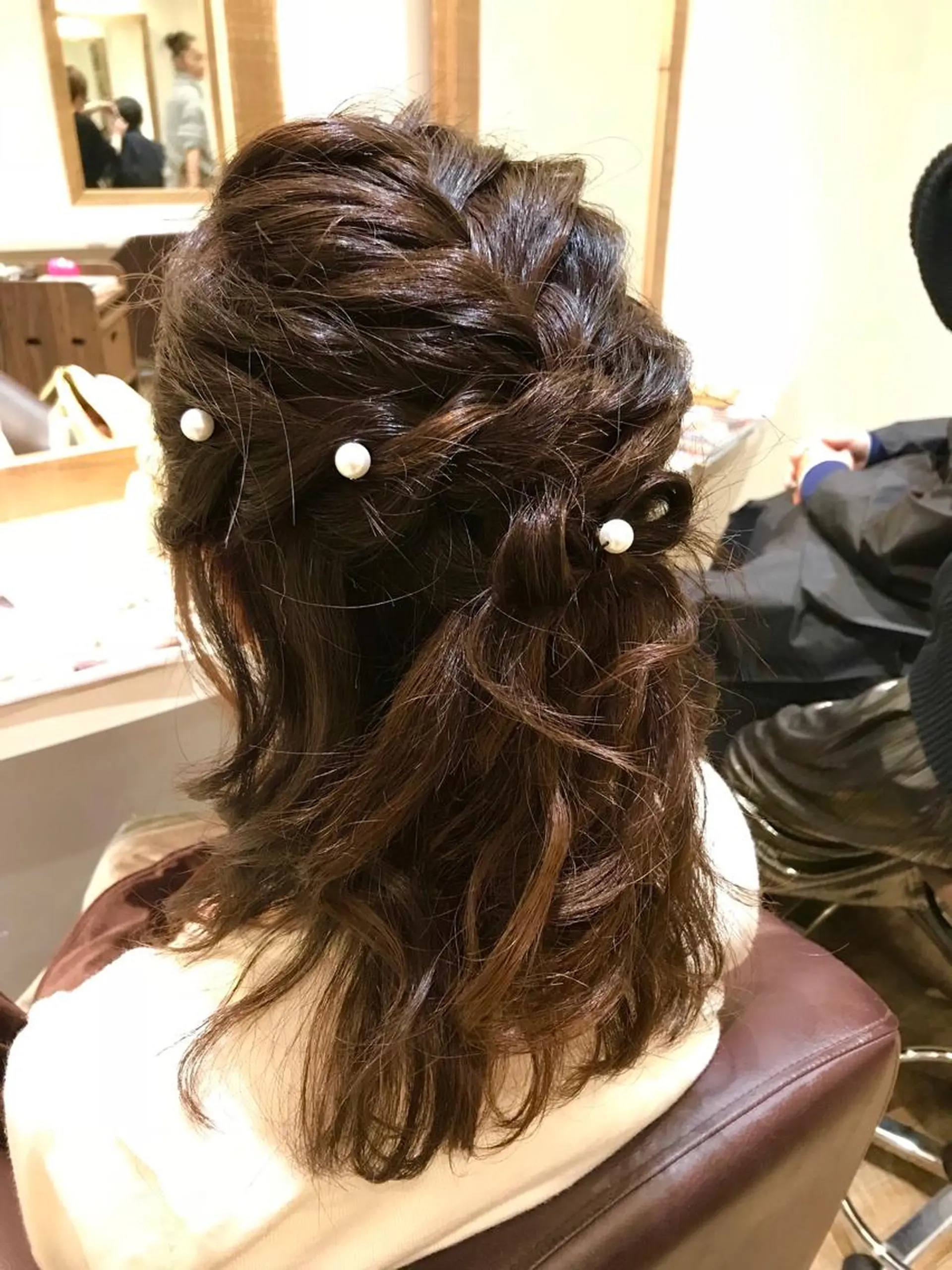 ミディアム ヘアアレンジ ハーフアップ ヘアセット ショート×カラー 🦊堀米早紀【荻窪】のヘアスタイル