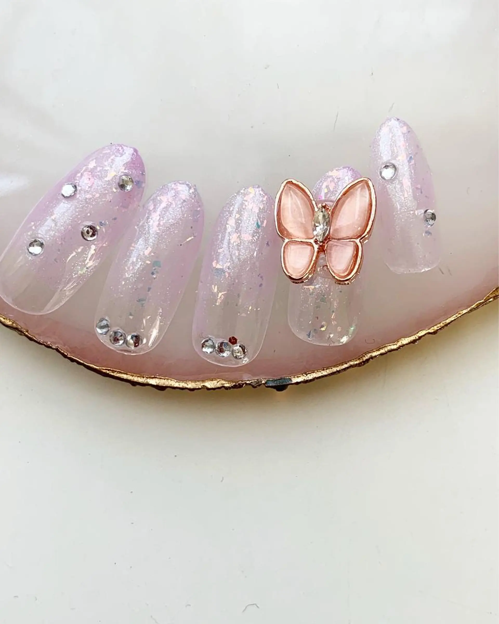 ネイル 新山 聖のネイルデザイン