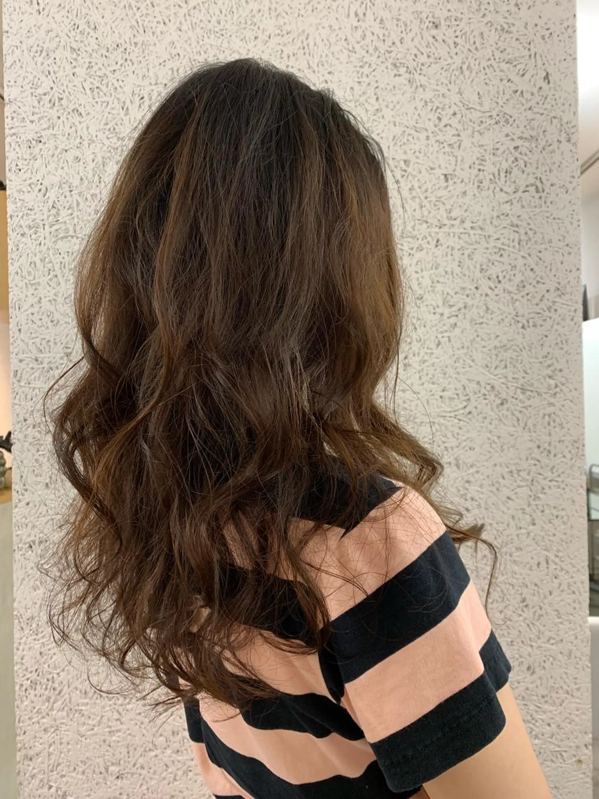 ロング パーマ もにか🌞原宿/渋谷 🌝ブリーチカラーのヘアスタイル