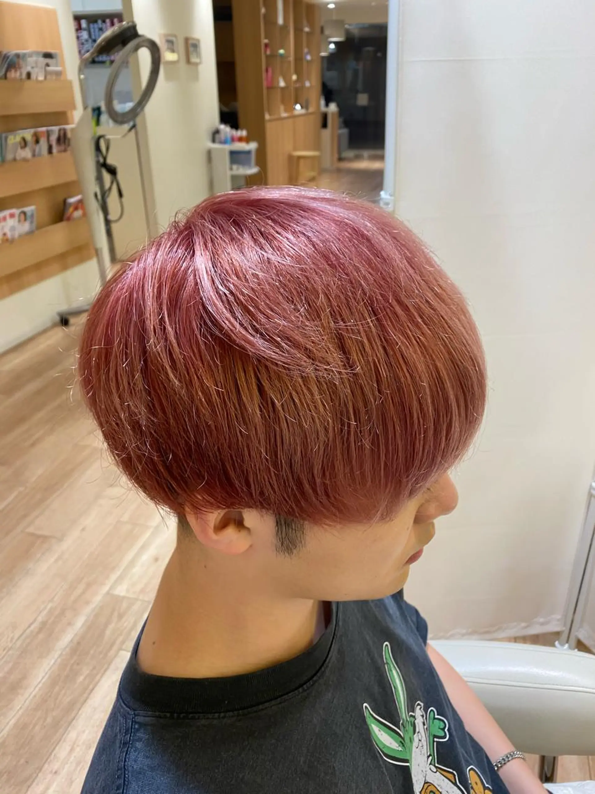 ショート ハイトーンエフェクト ブリーチいち丸のヘアスタイル