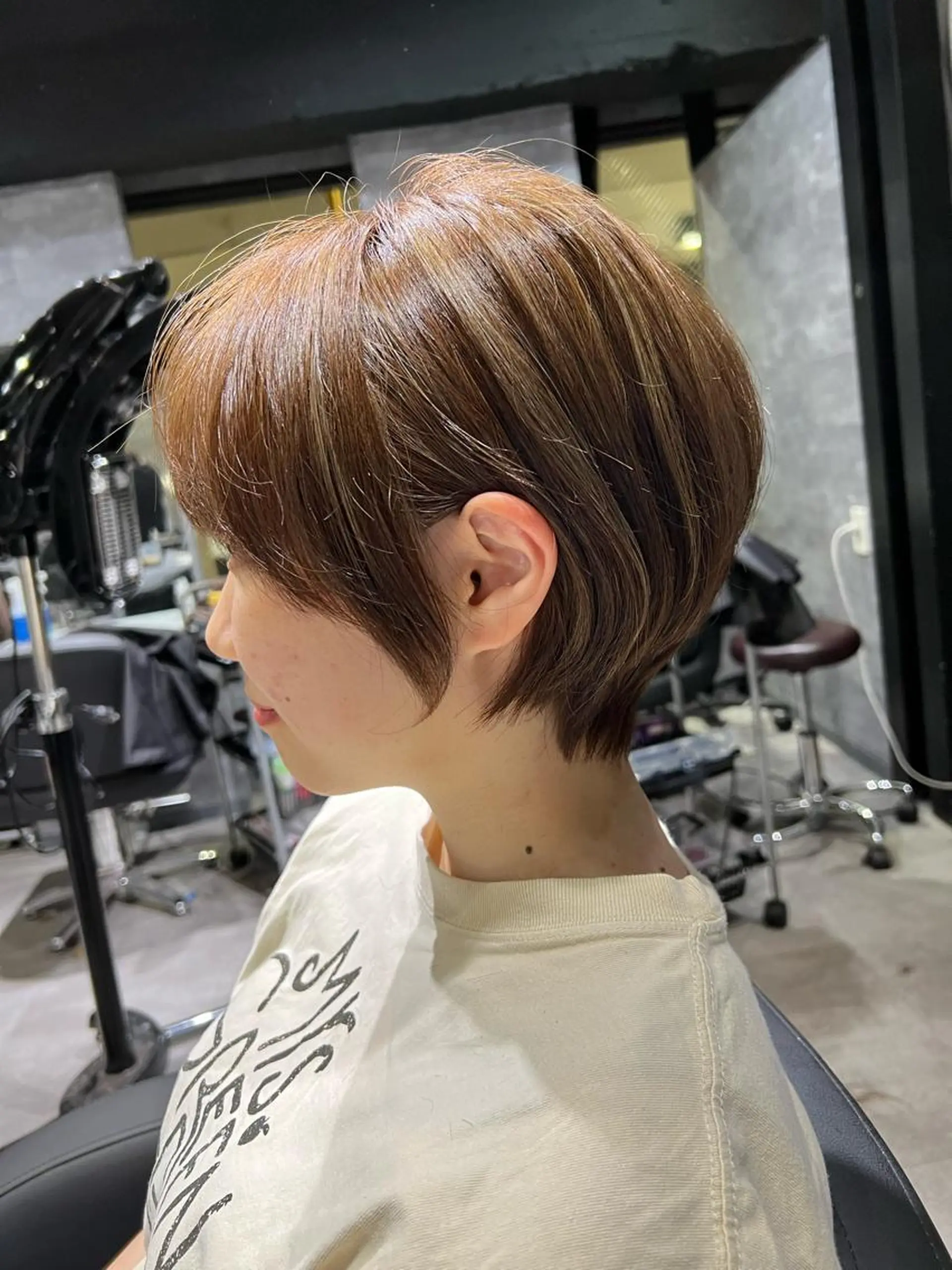 ショート カット ヘアカラー _WHITE所属・黒川 陵のヘアスタイル
