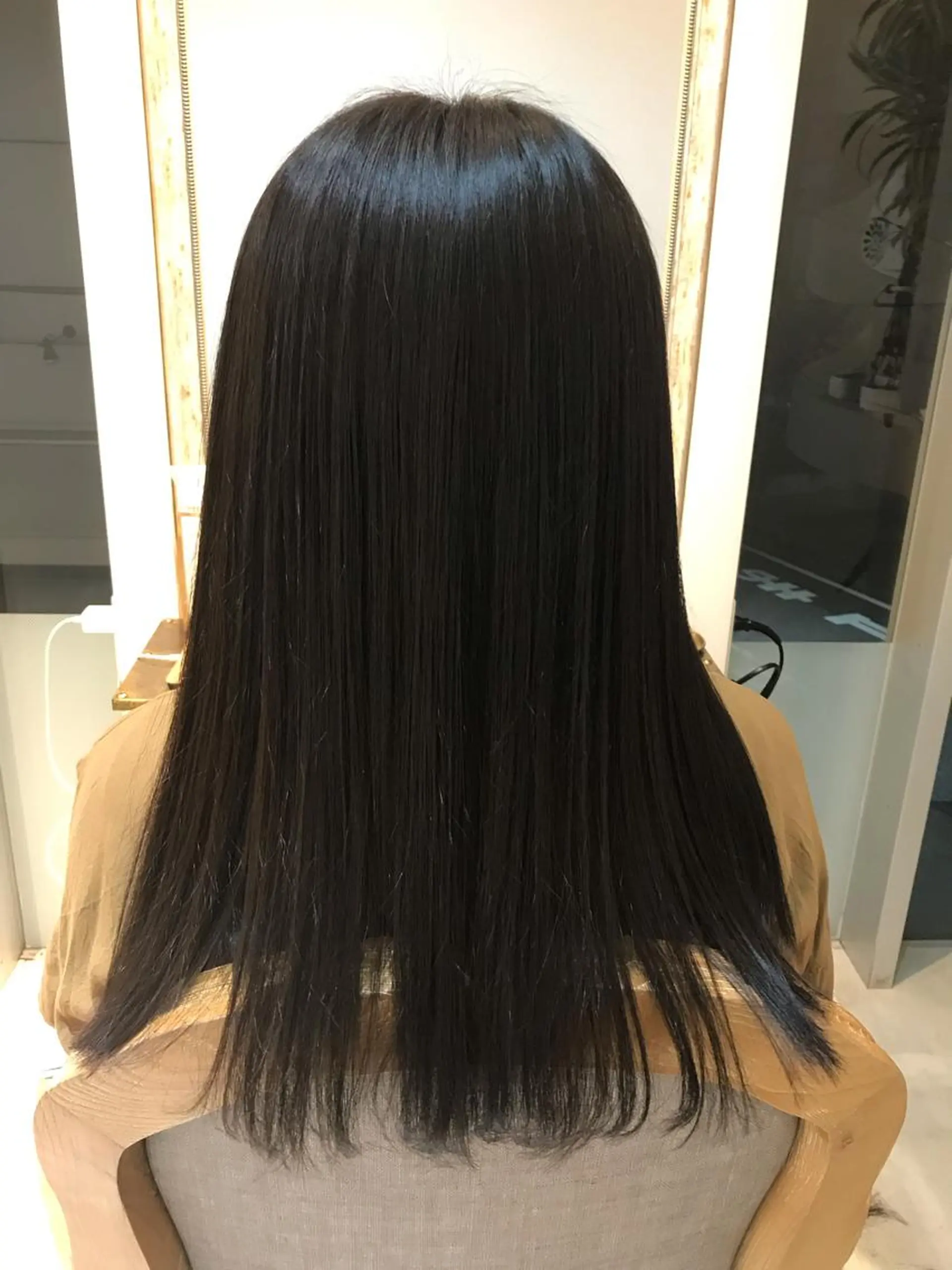 セミロング カラー Natural所属・小柳 公邦のヘアスタイル