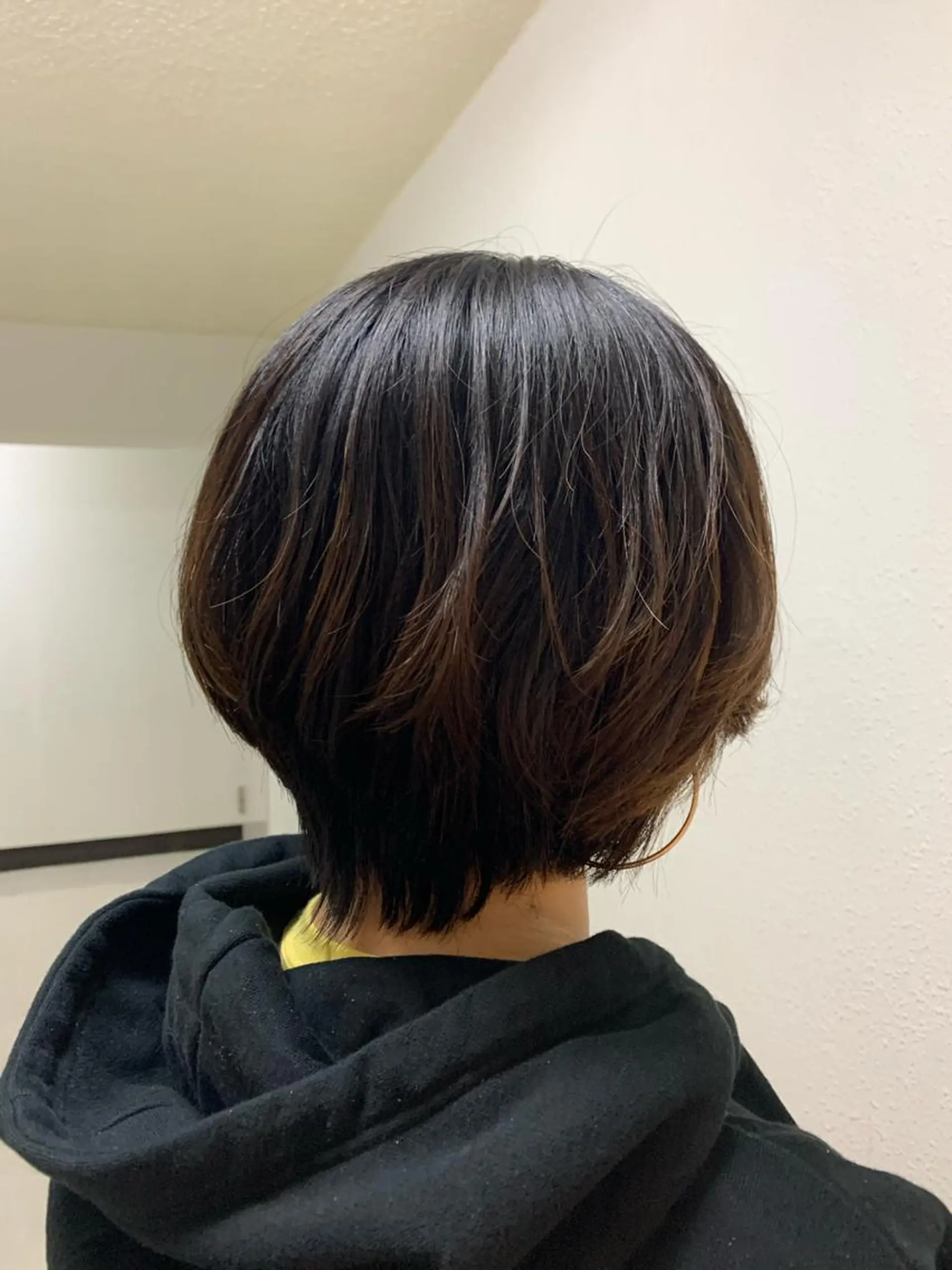 ショート カラー パーマ エンドウ ミノリ🤎 /半個室/レイヤーのヘアスタイル