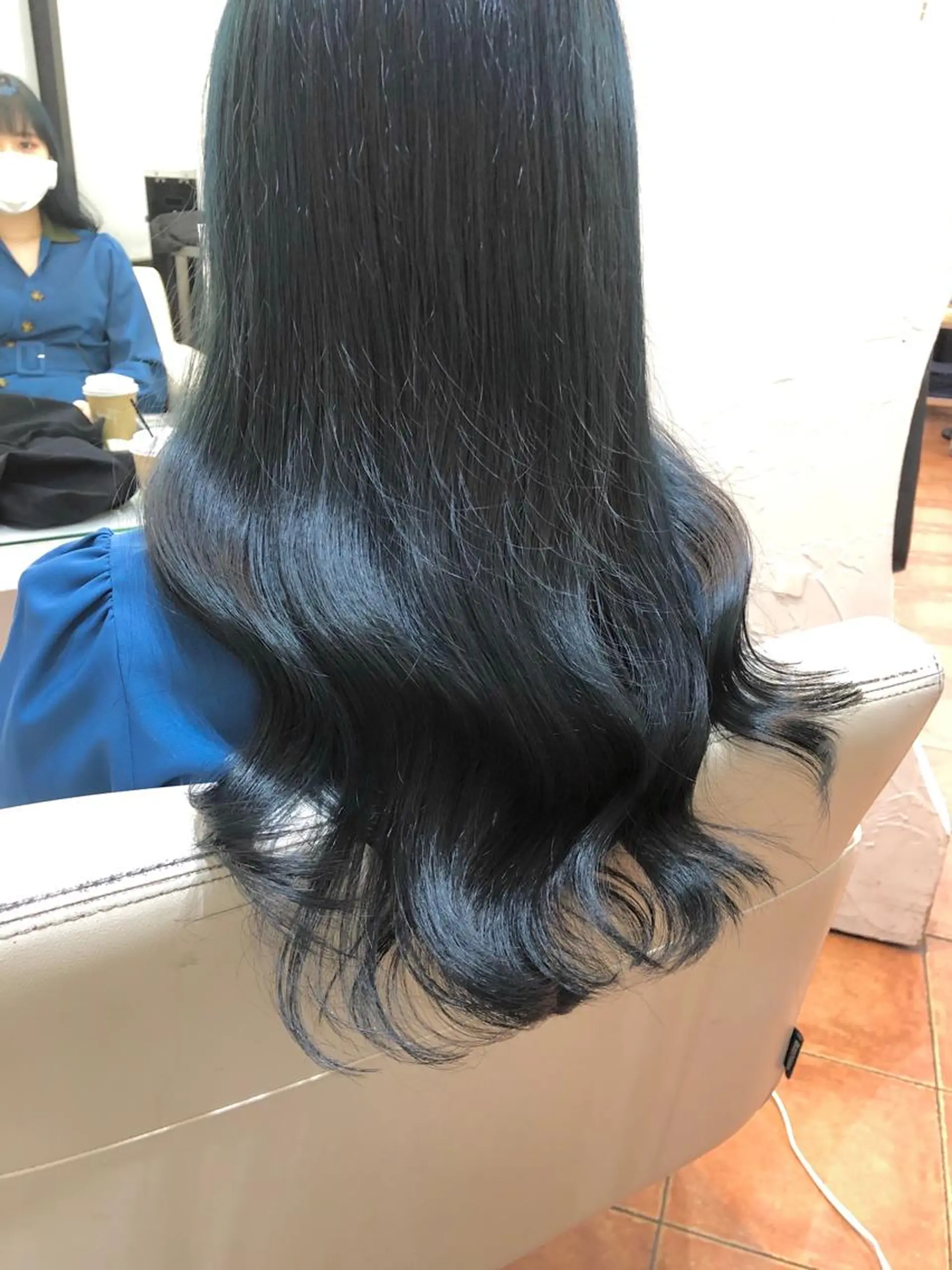 ロング カラー 黒髪 ブルーカラー ブルーブラック 韓国風ヘア カット ヘアカラー トリートメント 韓国ヘア/レイヤー カット SAKURAのヘアスタイル