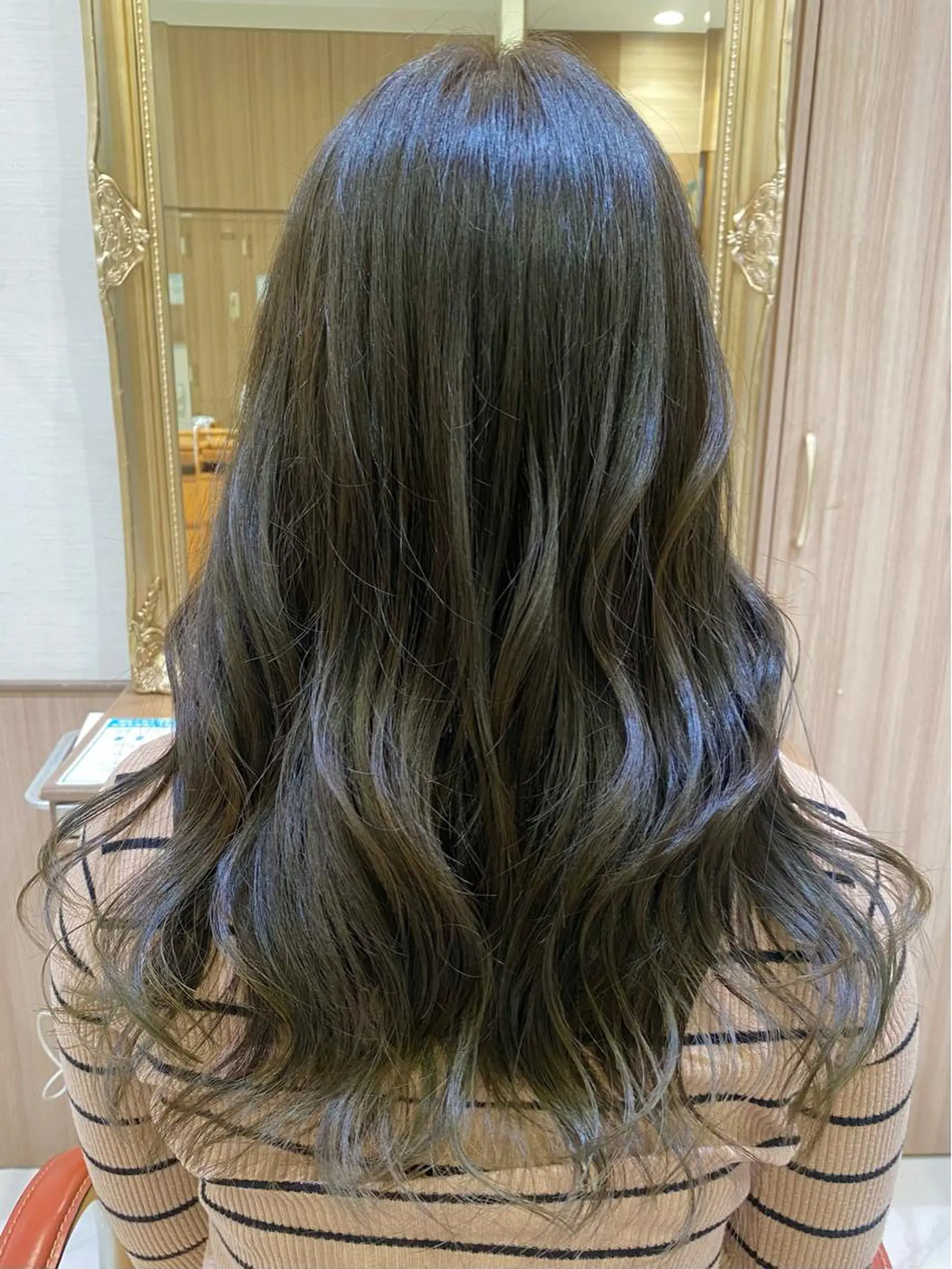 ロング カラー 古川 琴美のヘアスタイル