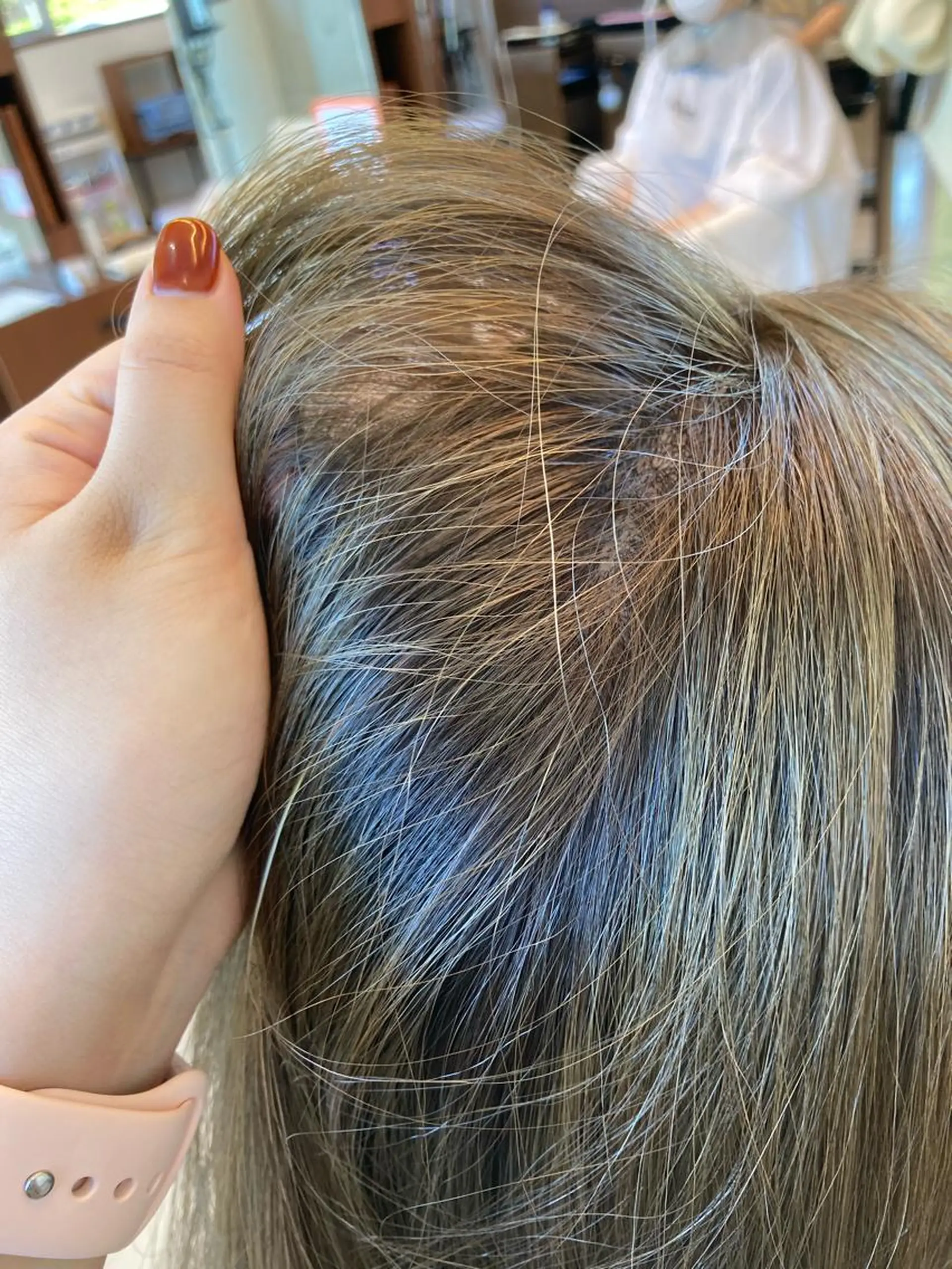 ロング カラー 岸田 莉奈のヘアスタイル