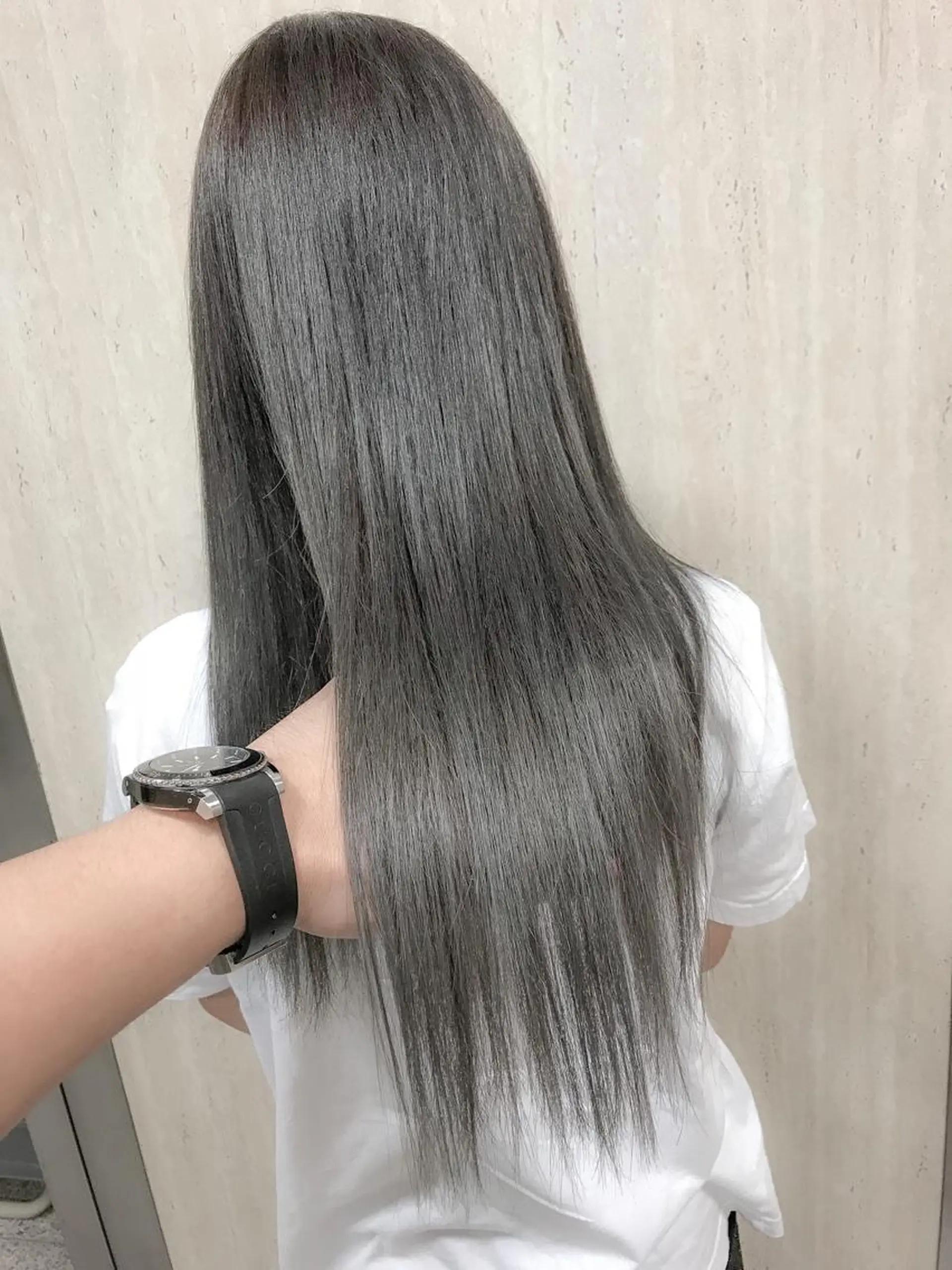 セミロング カラー アッシュ ブリーチ ブルーカラー ブルーアッシュ ヘアカラー BOX mico.のヘアスタイル