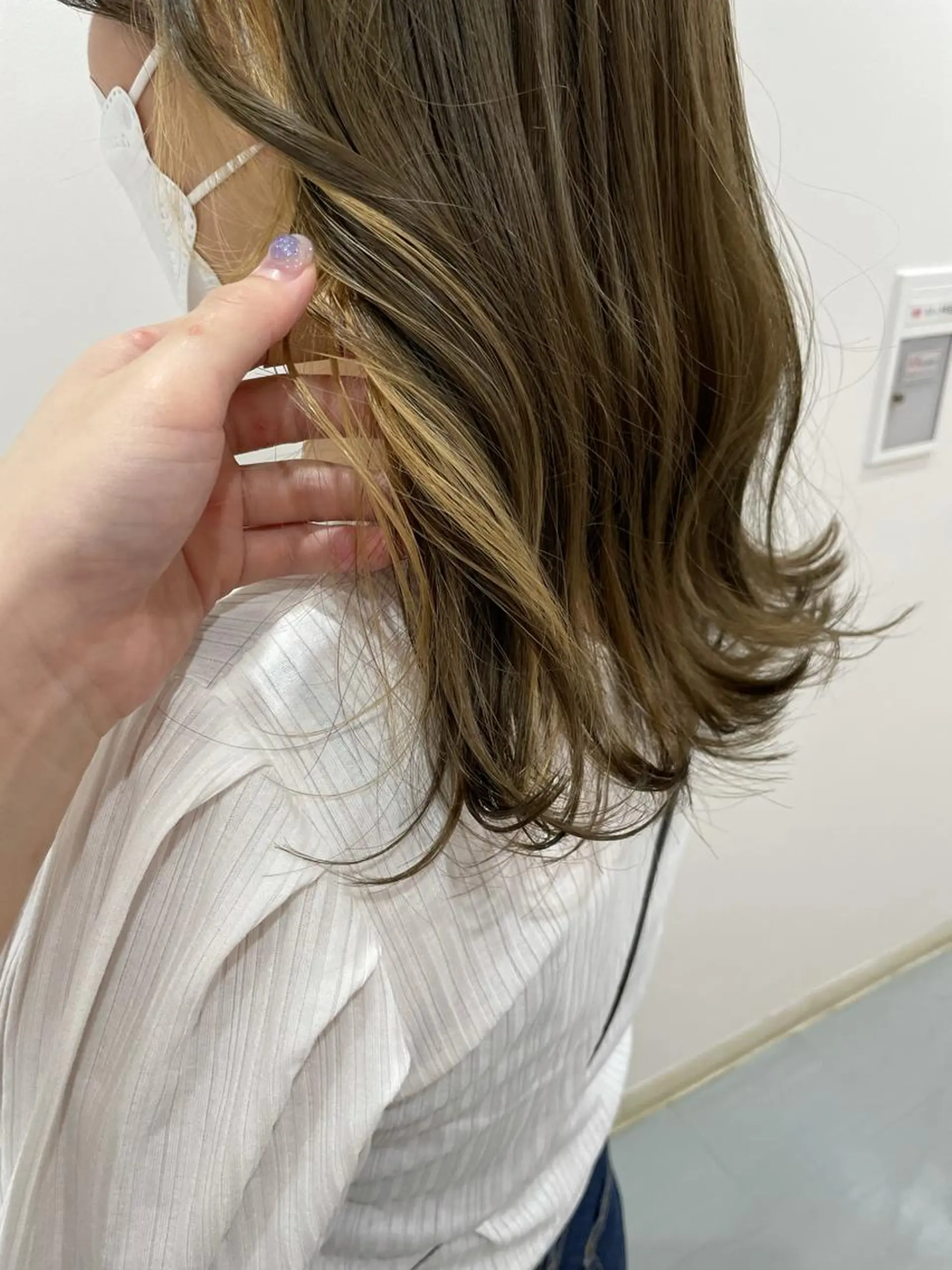 セミロング カラー akane .のヘアスタイル