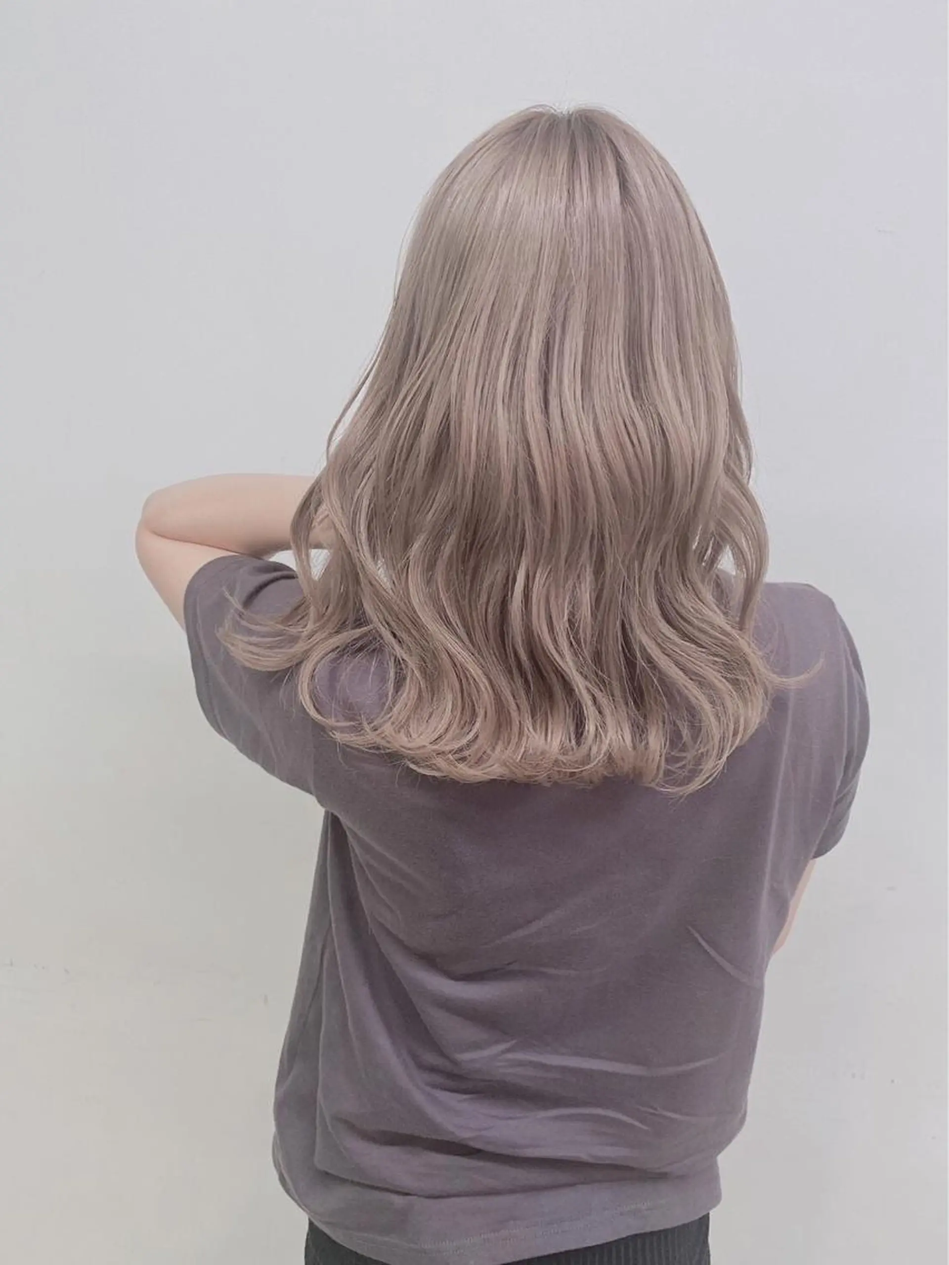 ロング カラー ミルクティーラテ カット ヘアカラー トリートメント ヘアセット 透明感カラー🤍 Kaitoのヘアスタイル