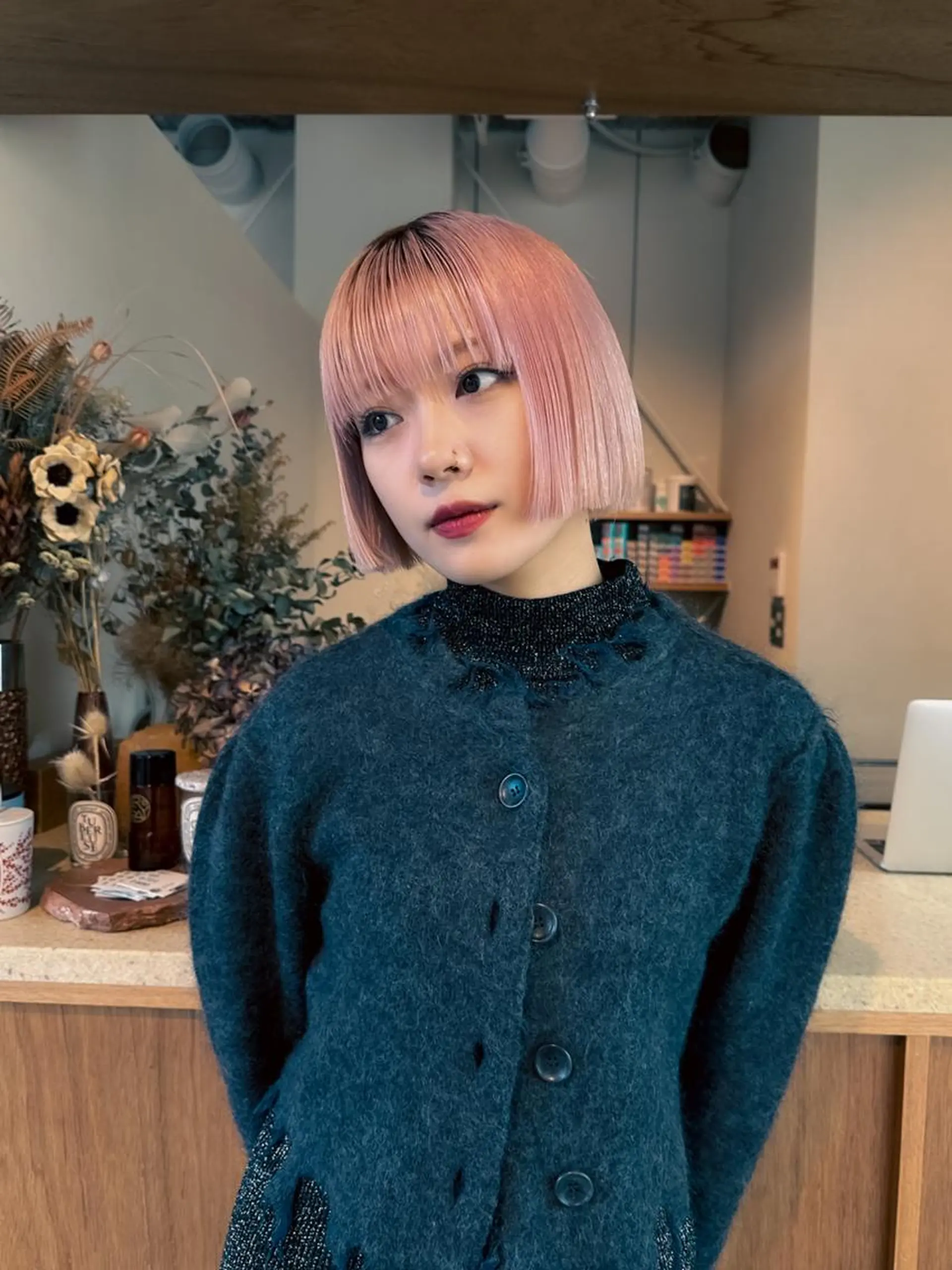 ミディアム 五屋 美咲のヘアスタイル