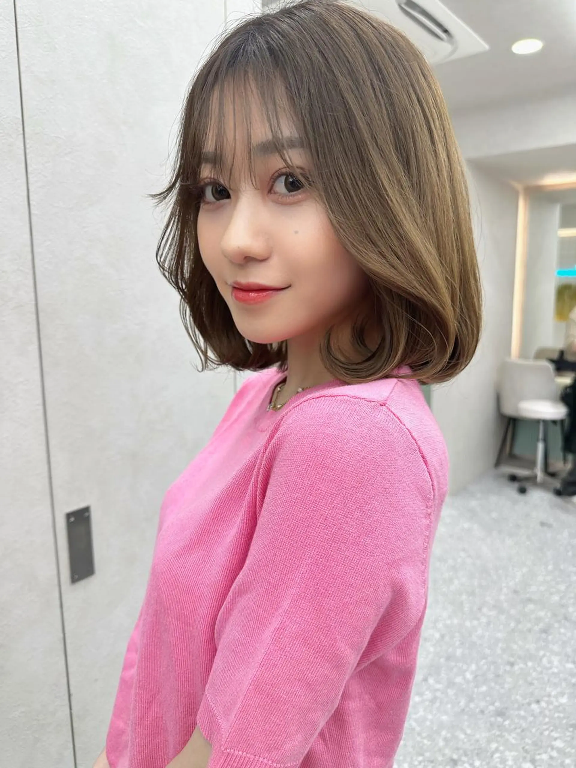 ショート カット ヘアカラー かえ🩶韓国ボブ🎀 透明感カラー🥣のヘアスタイル