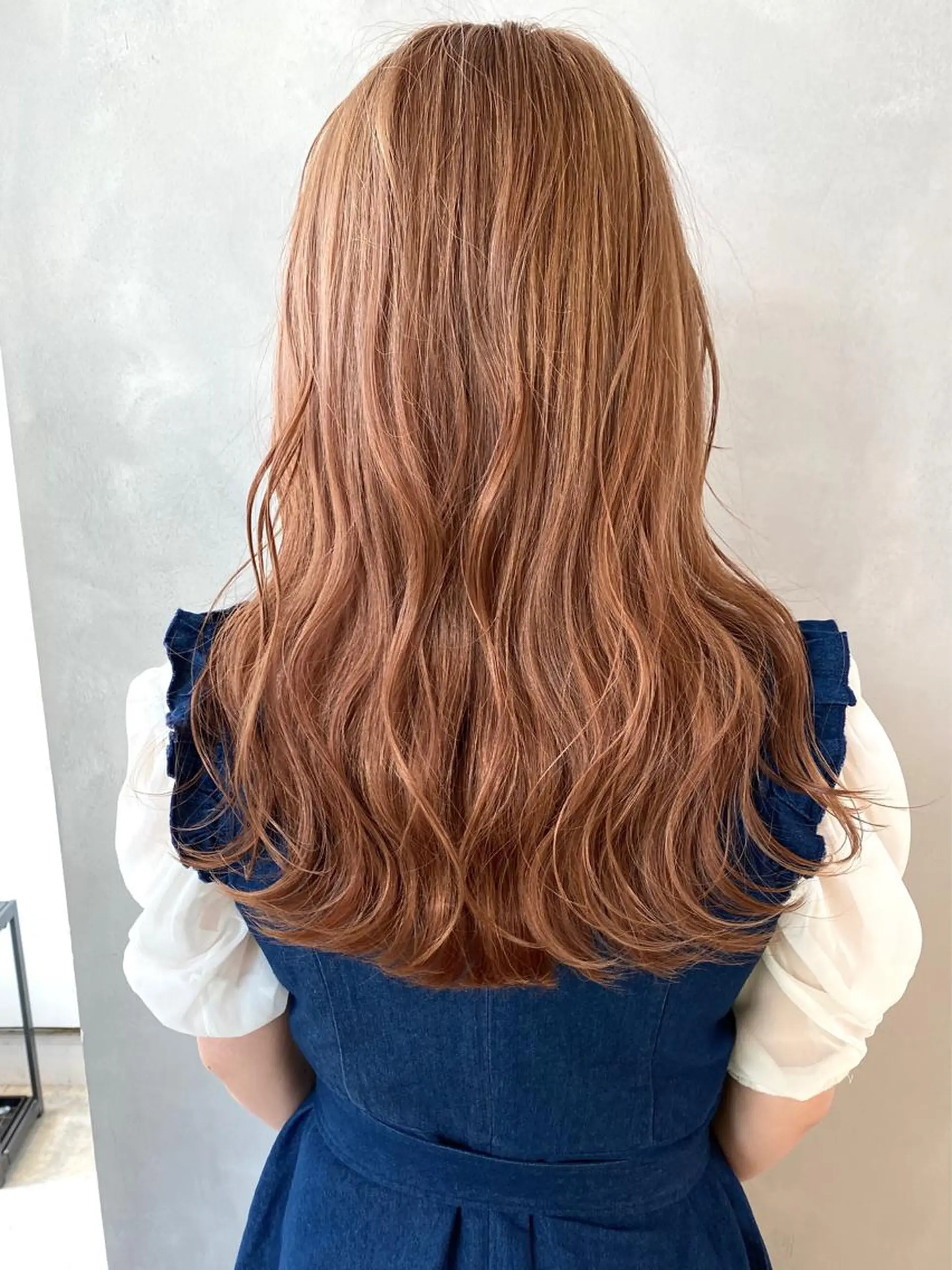 セミロング カラー ベージュカラー 艶ハイトーンブリーチ 🌈小林侑雅のヘアスタイル