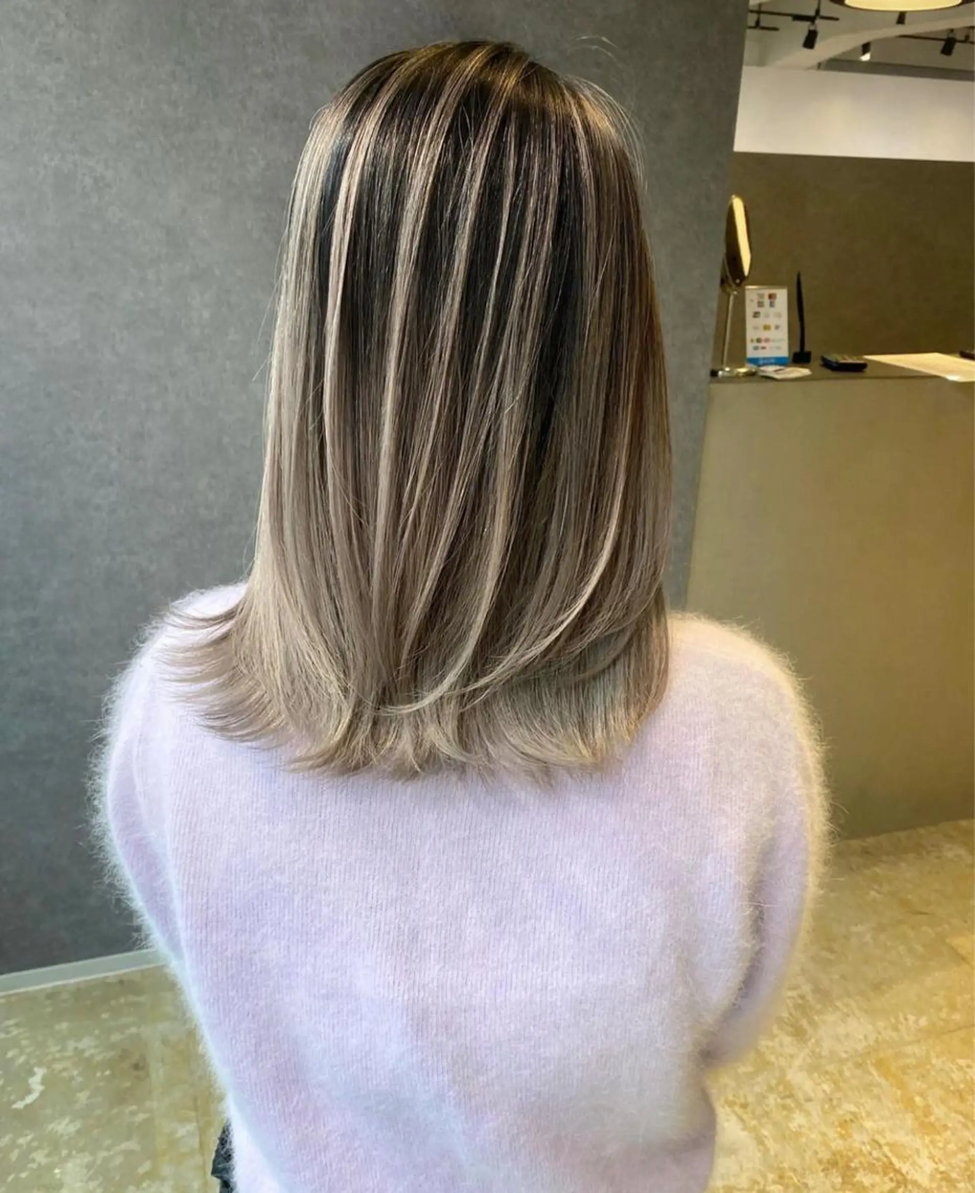 ミディアム カラー バレイヤージュ ブリーチ 透明感カラー ダブルカラー ハイライトカラー ヘアカラー Merly Osakaのヘアスタイル