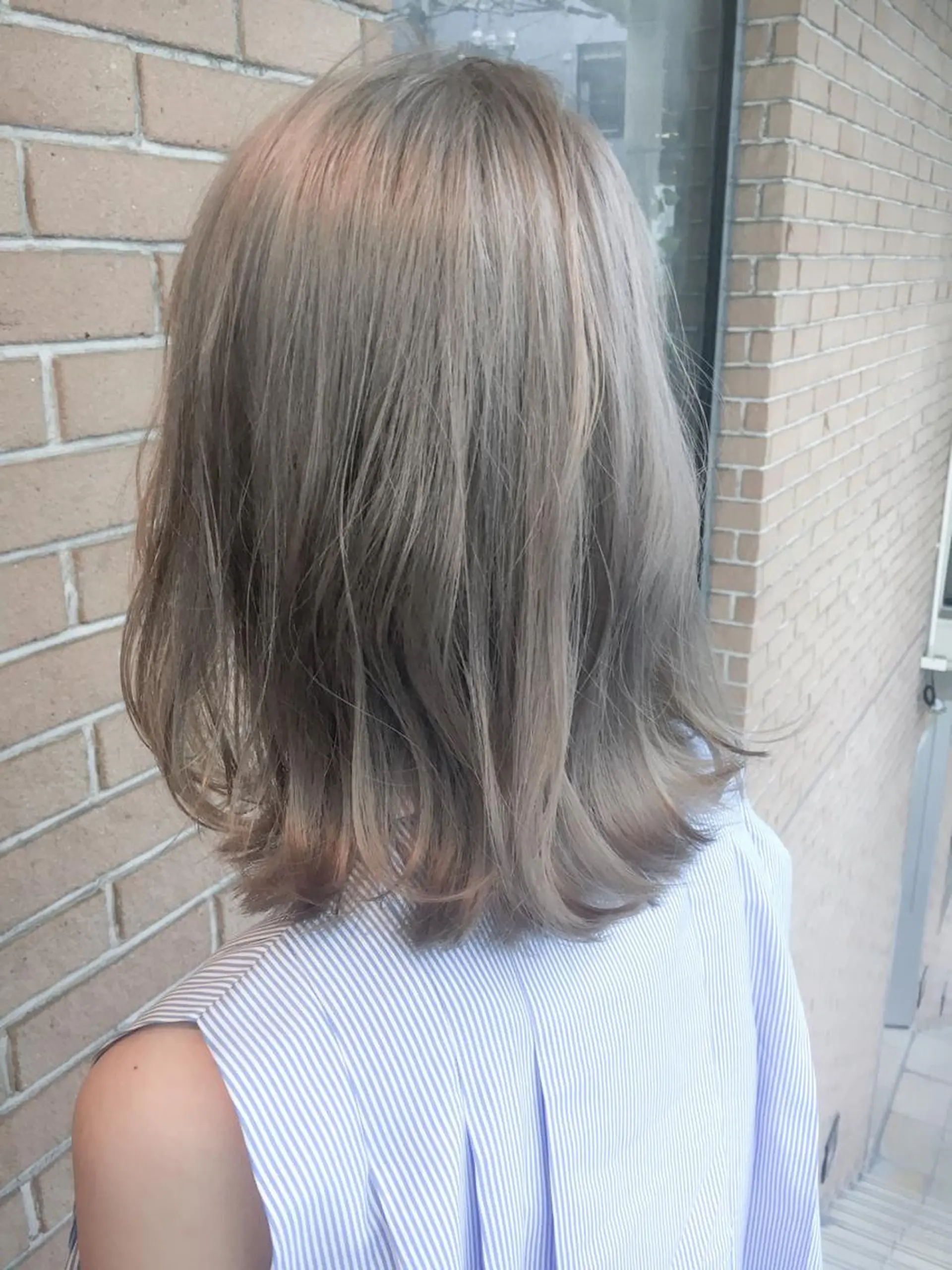 ミディアム カラー グレージュ ミルクティーグレージュ 北條 優輝のヘアスタイル