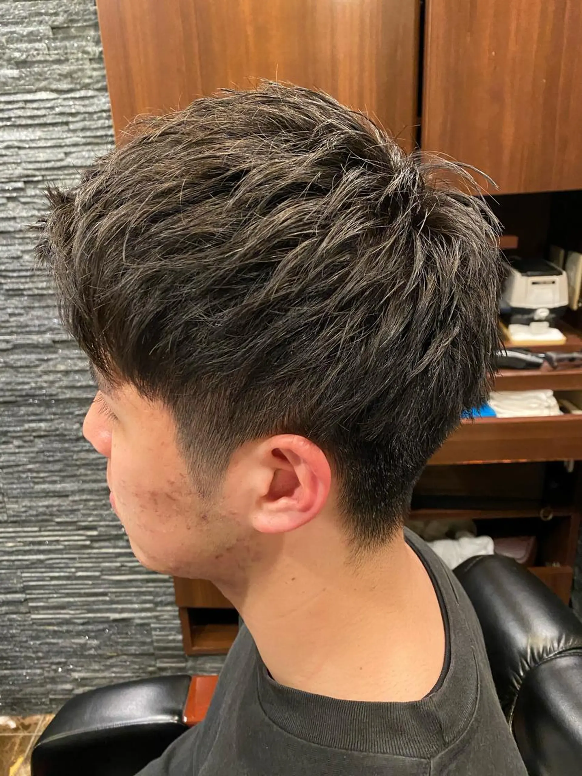 ミディアム メンズ ヒロ銀座ヘアーサロン BARBER SHOP川崎店所属・岡本 宗士のヘアスタイル