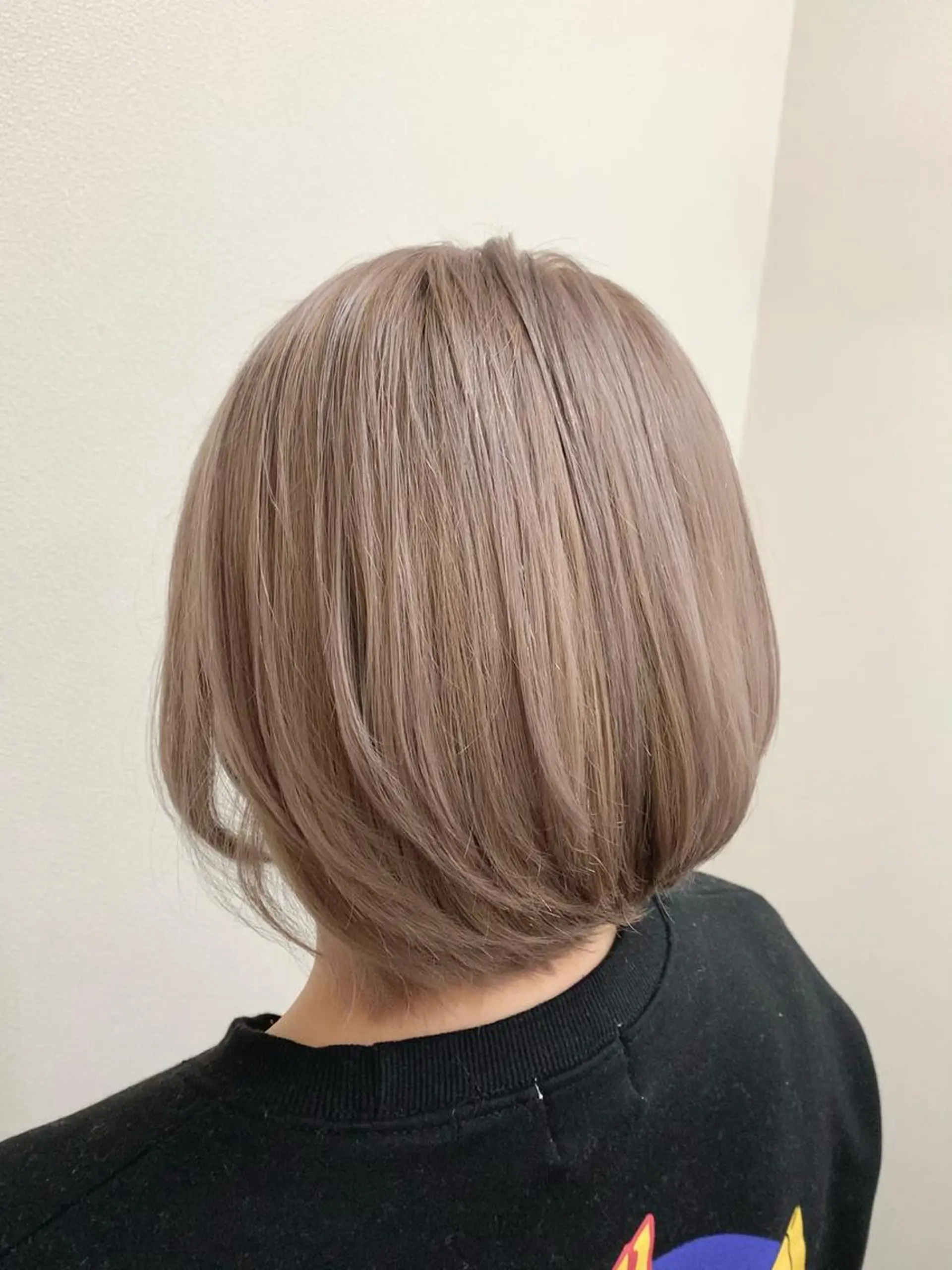 ショート カラー やりすぎないパーマ ニュアンスパーマのヘアスタイル