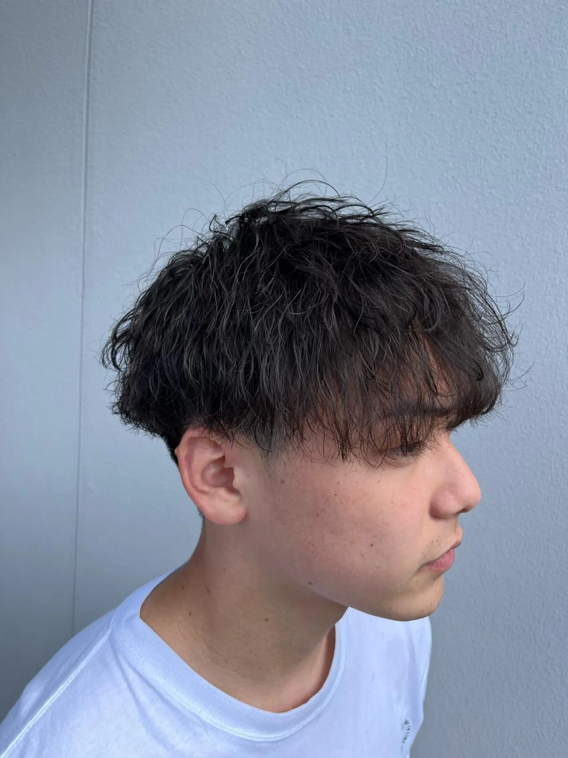 ショート パーマ メンズ メンズパーマ 波巻きパーマ APREKO RIKUのヘアスタイル