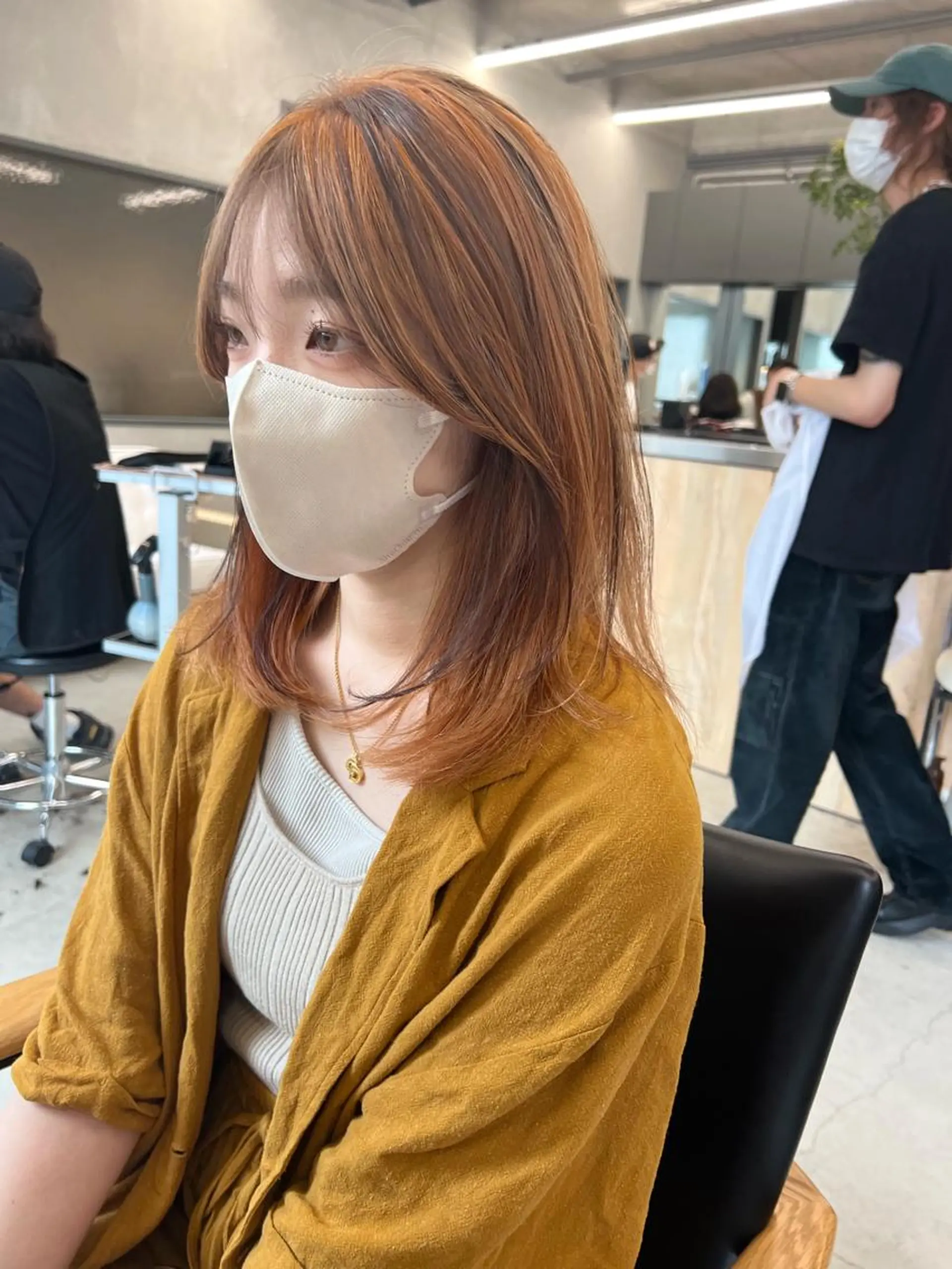 ミディアム カラー ブラウンカラー オレンジ 顔周りカット カット 縮毛矯正 sakoda shunkiのヘアスタイル