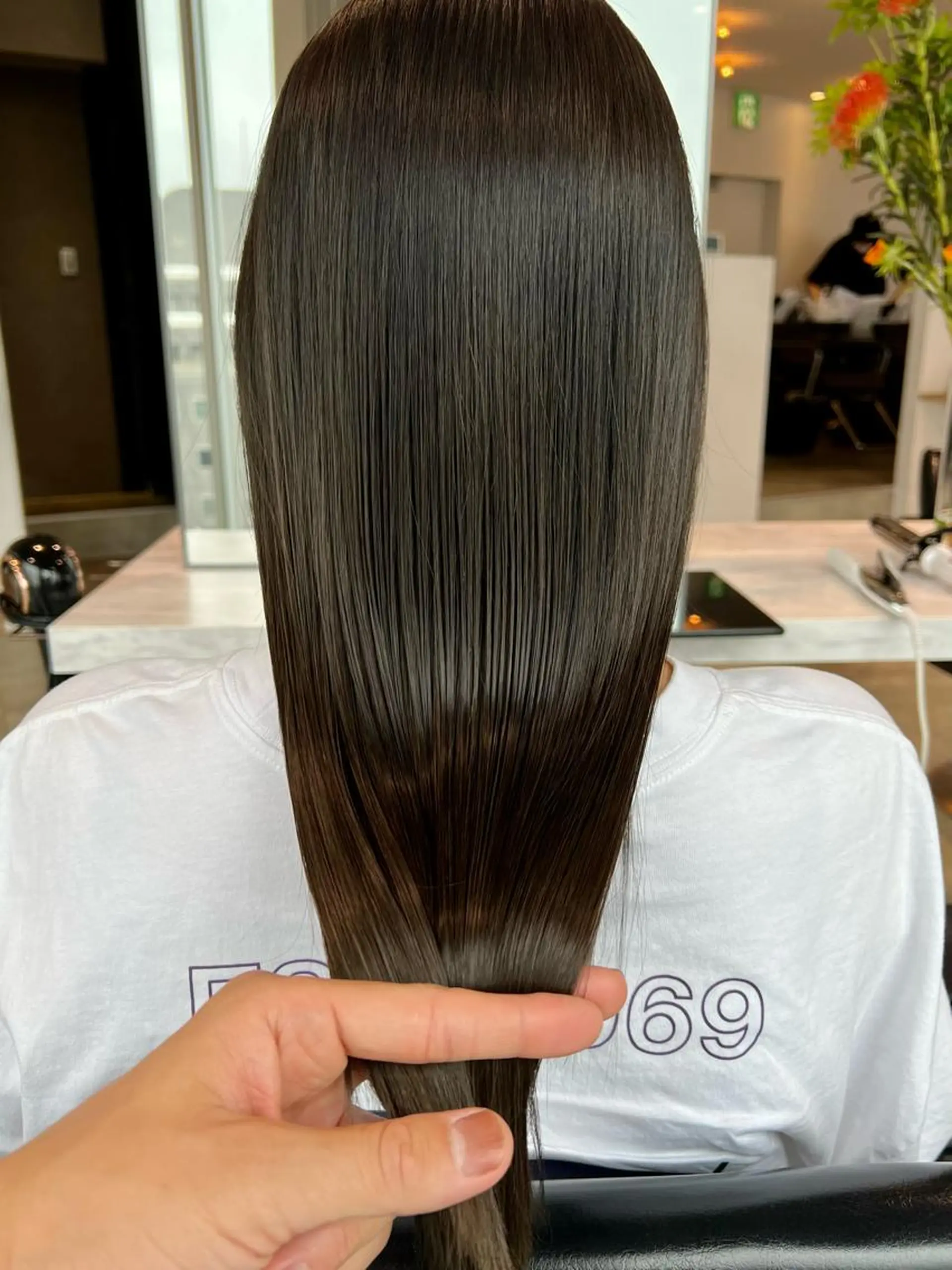 セミロング 髪質改善 カット ヘアカラー トリートメント nok shibuya所属・✨ハイトーン特化✨ 透明感カラー✨渋谷✨のヘアスタイル