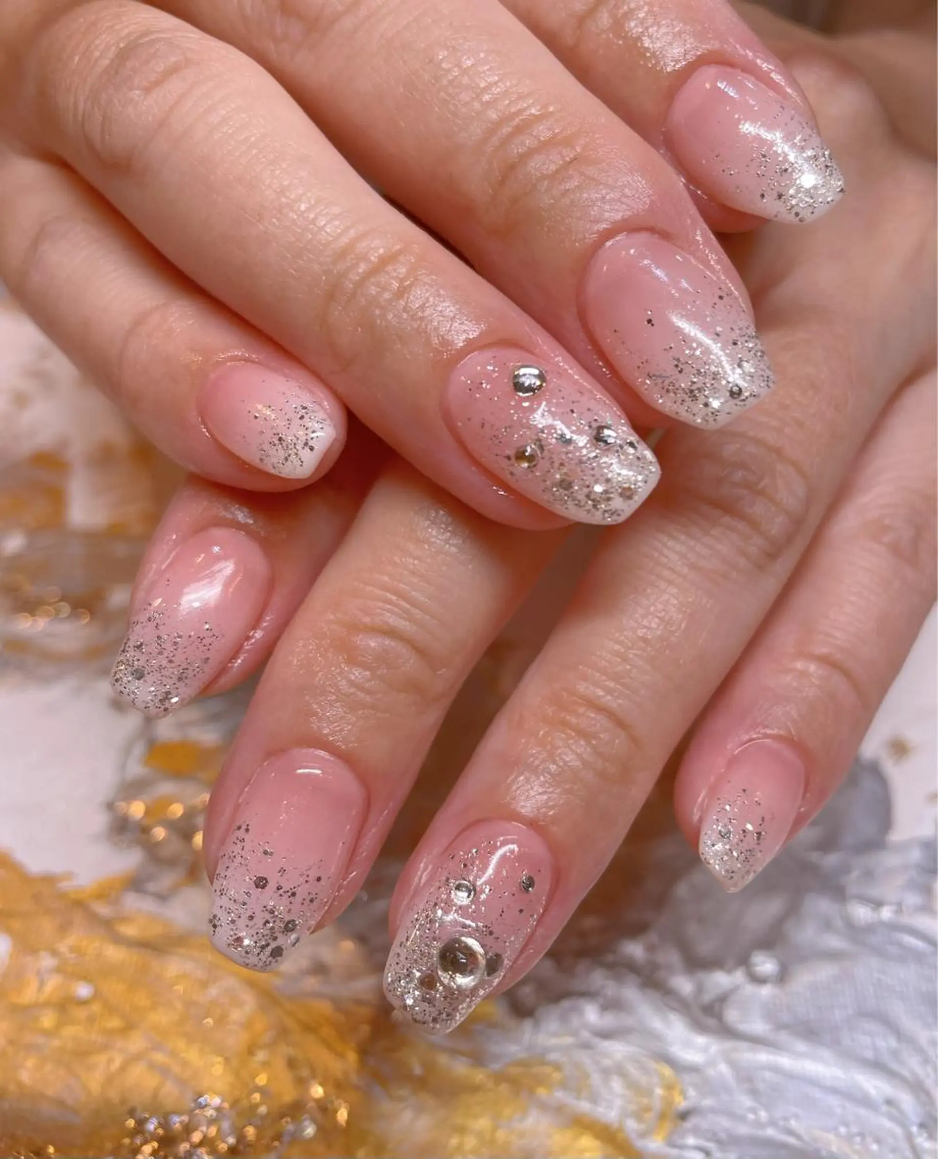 ネイル グラデーション ラメ(グリッター) ラメグラデーション ホワイト ハンドネイル ネイリスト ❄️ユキ❄️のネイルデザイン