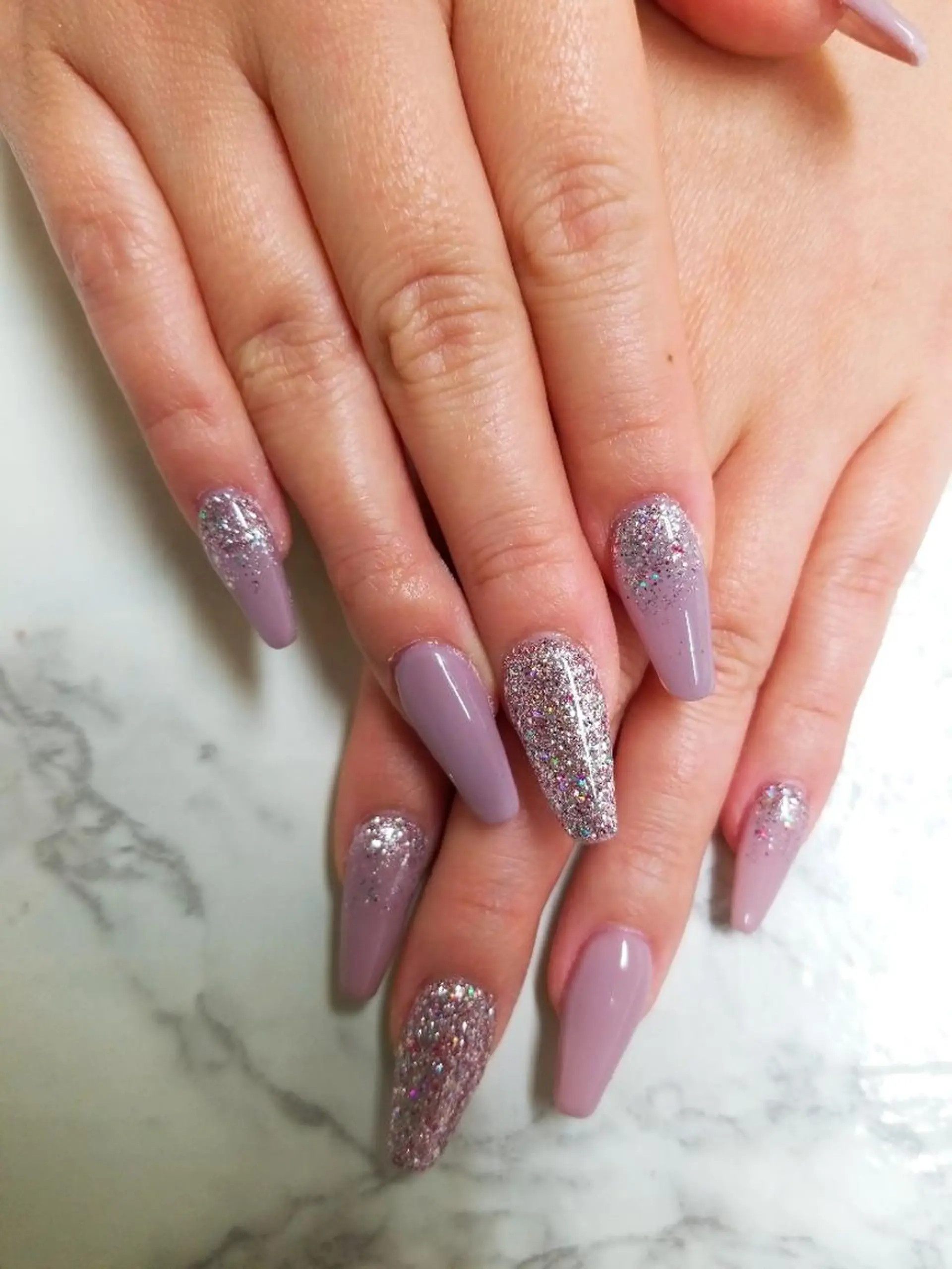 ネイル アートネイル ジェルネイル ラメ(グリッター) 持ち込み ニュアンスネイル 河野ちえ (雑誌掲載サロン)のネイルデザイン