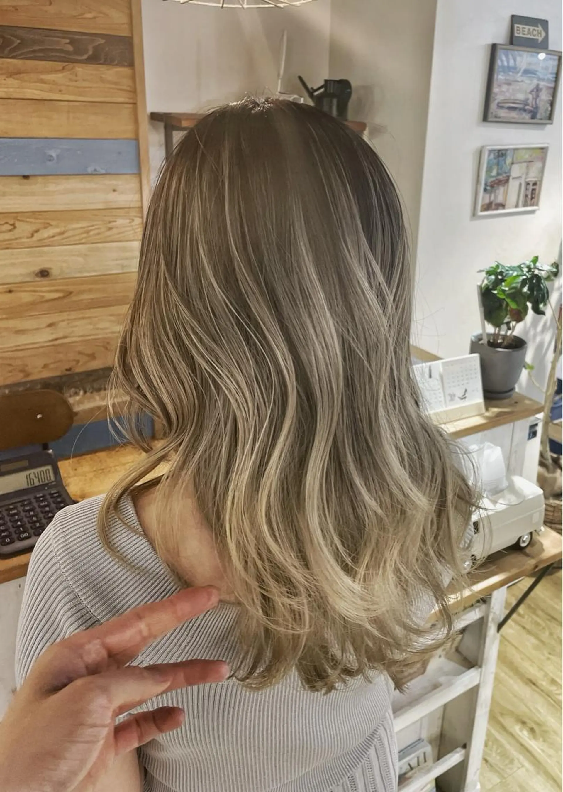 ロング カラー かわさき ともやのヘアスタイル