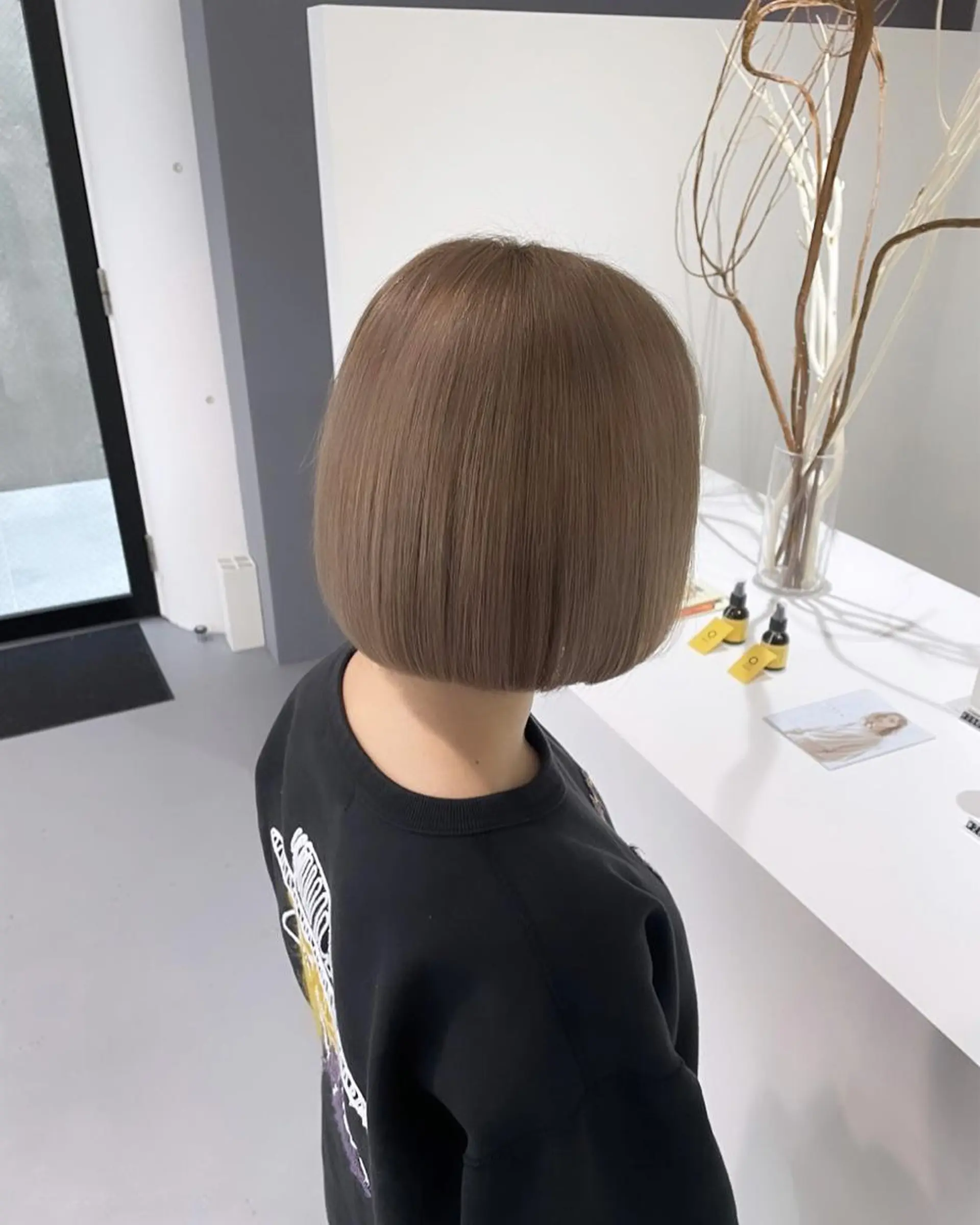 ショート カラー ヘアカラー LEF TATEMACHI所属・西山祐生/ハイトーン /ケアブリーチ/艶髪のヘアスタイル