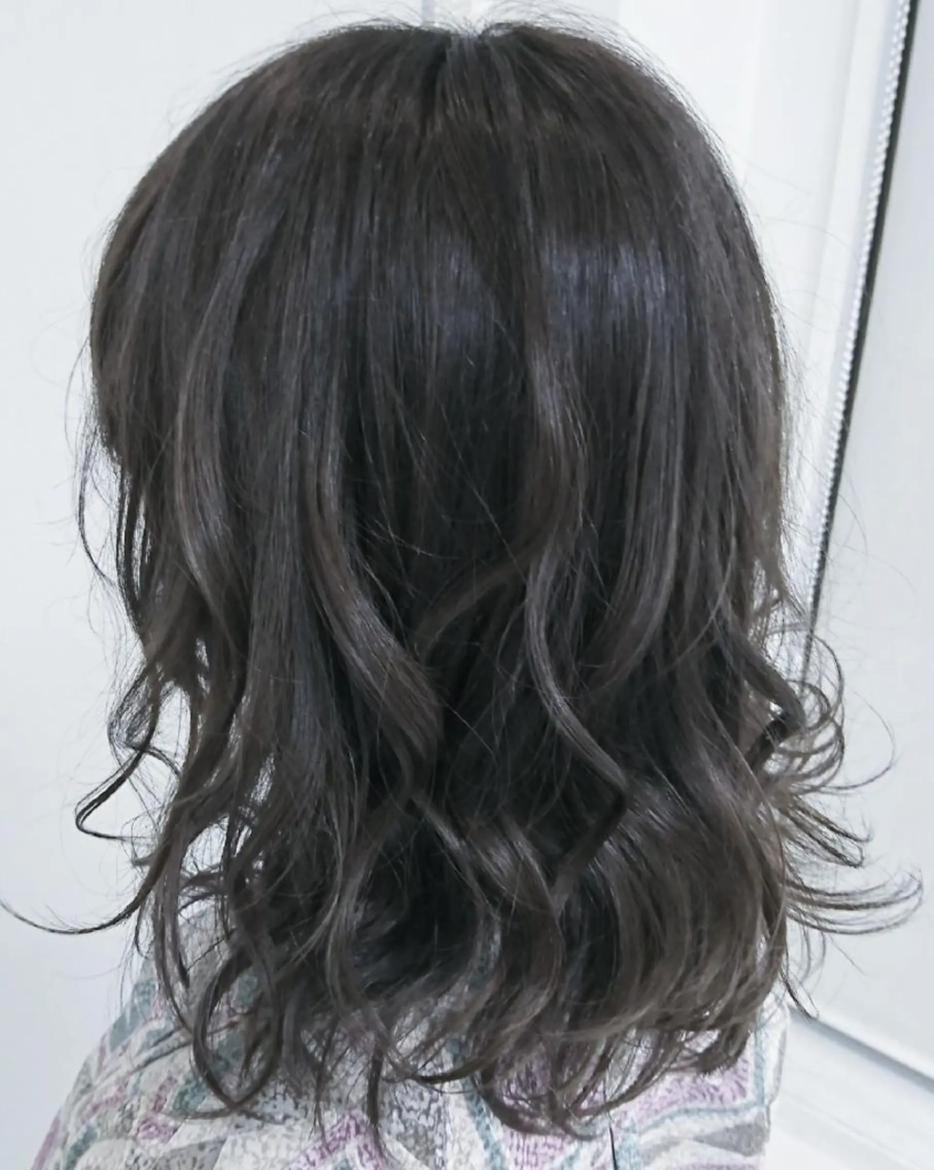 ミディアム カラー アッシュ 透明感カラー グレージュ 外国人風カラー 💎大人ハイライト 💎上杉一也💎のヘアスタイル