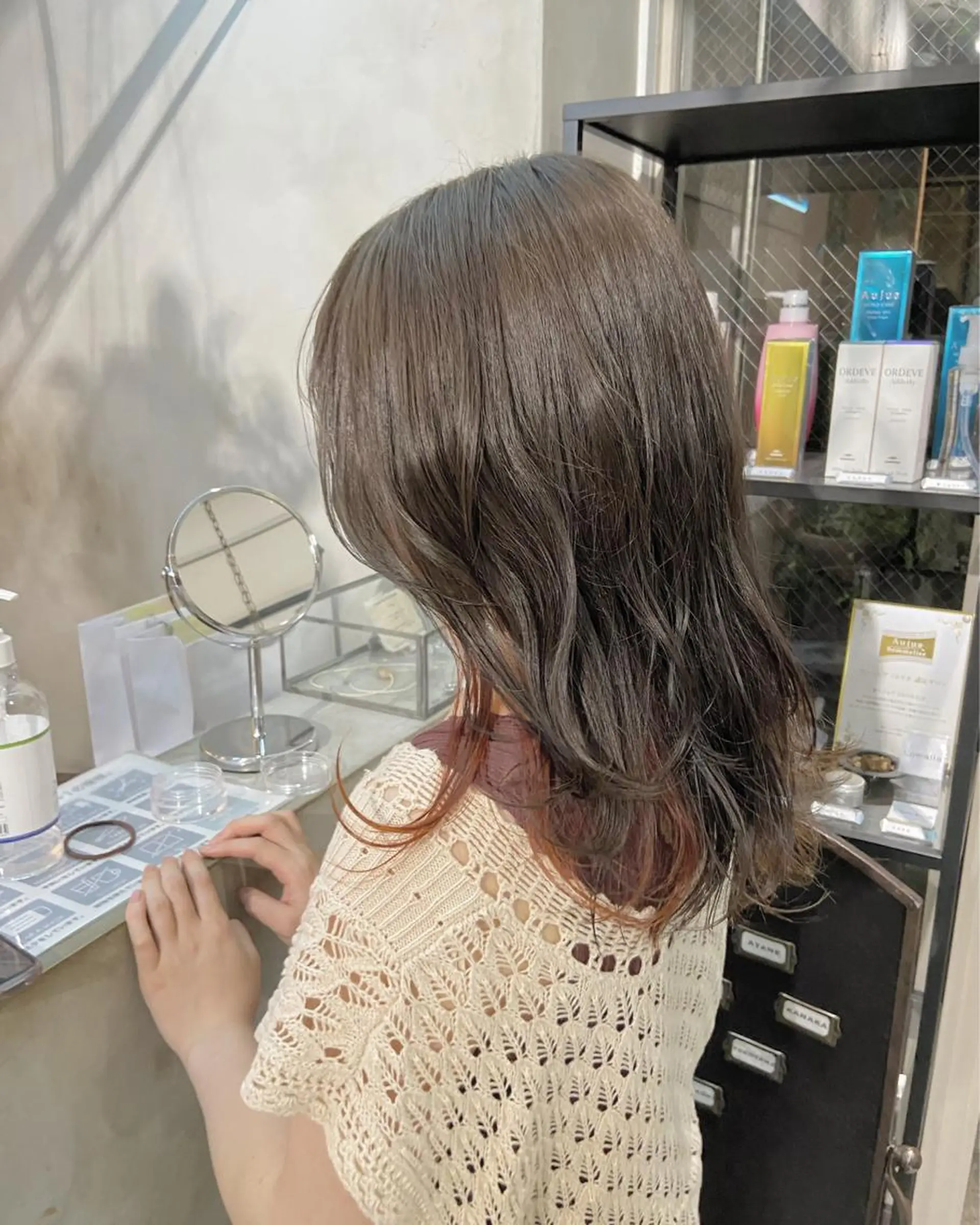 ミディアム カラー ヘアカラー トリートメント IVORY.所属・🟩くすみブラウン/ ショート/ボブ/大司のヘアスタイル