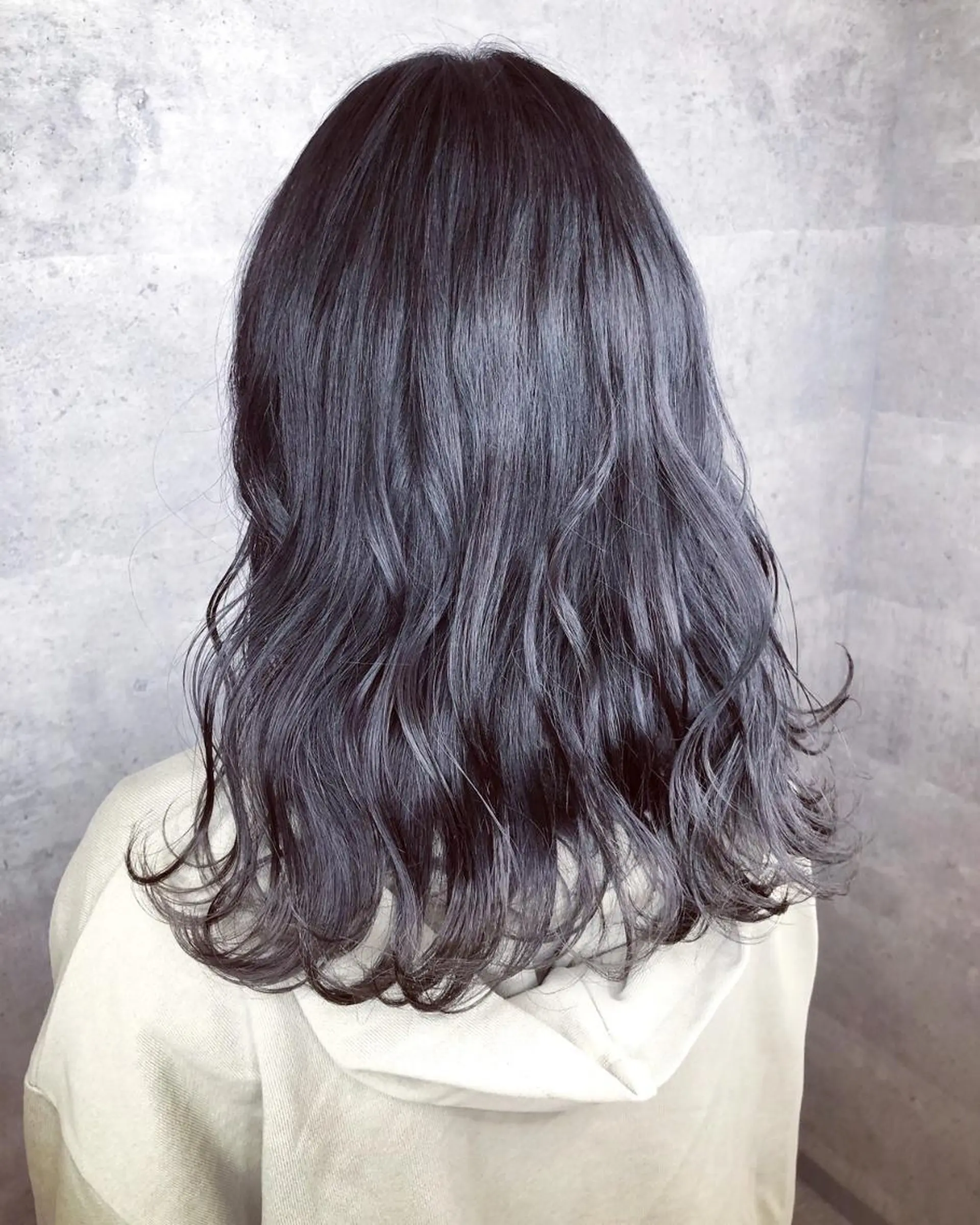 ミディアム カラー _WHITE 天王寺のヘアスタイル